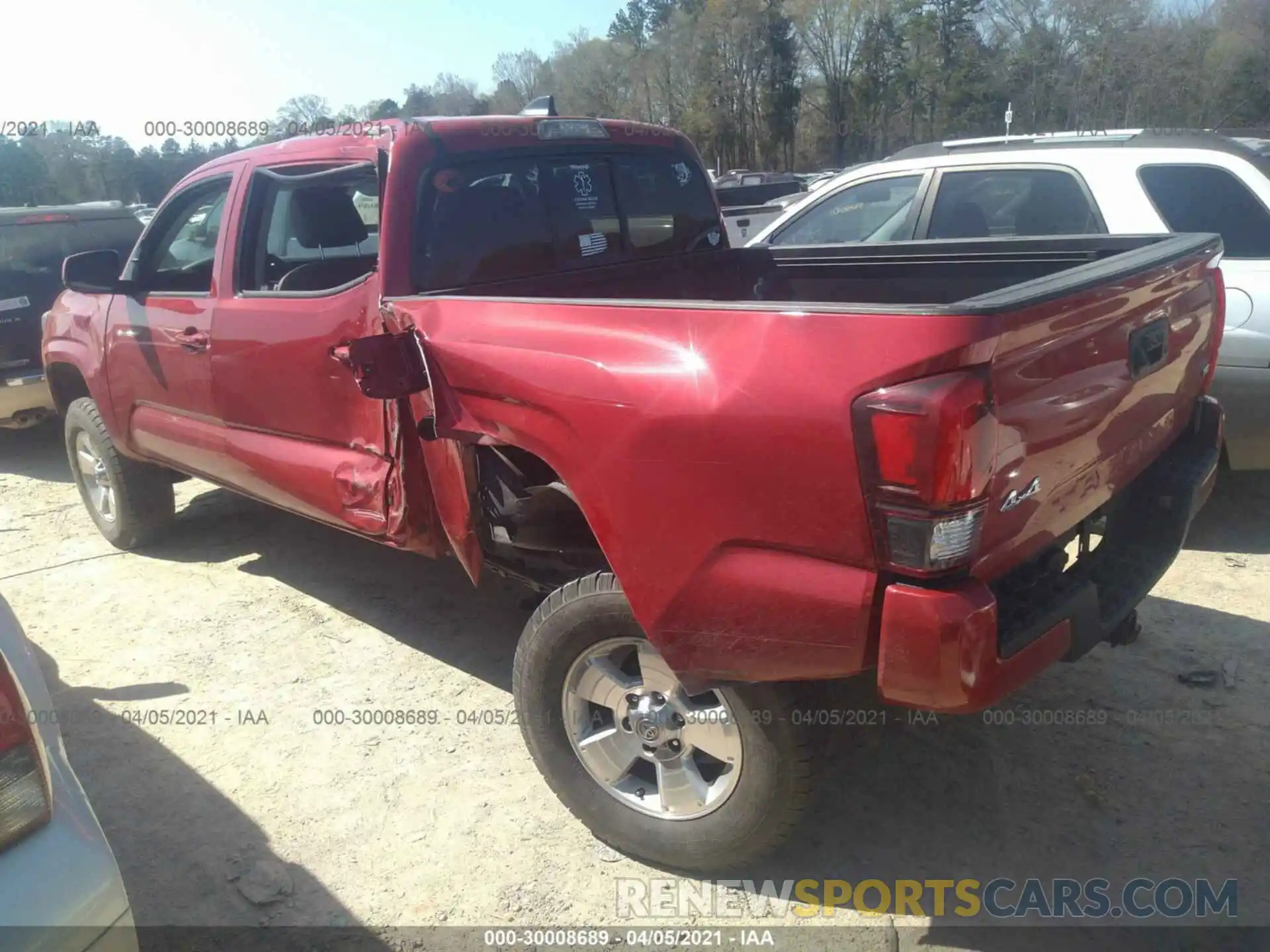 3 Photograph of a damaged car 3TMCZ5AN8LM312515 TOYOTA TACOMA 4WD 2020