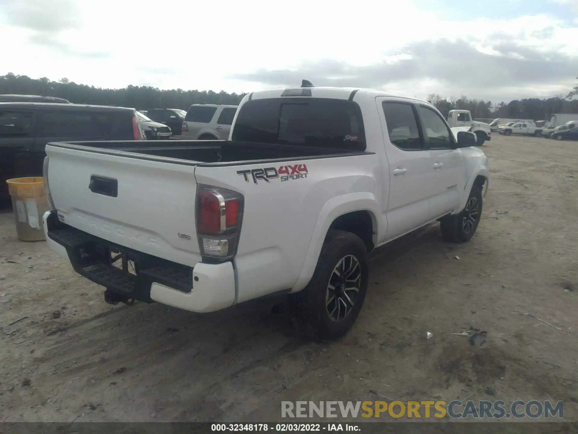 4 Photograph of a damaged car 3TMCZ5AN8LM316872 TOYOTA TACOMA 4WD 2020