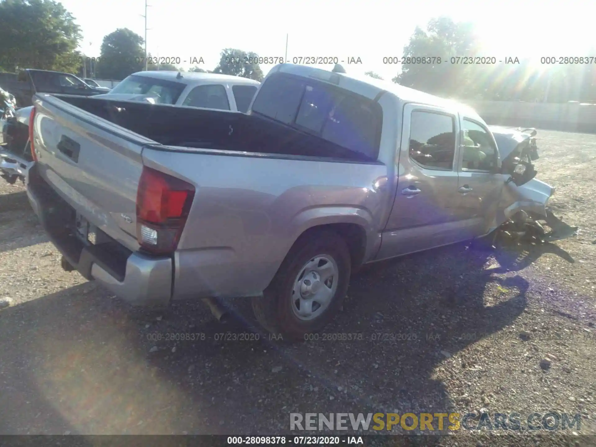 4 Photograph of a damaged car 3TMCZ5AN8LM317956 TOYOTA TACOMA 4WD 2020