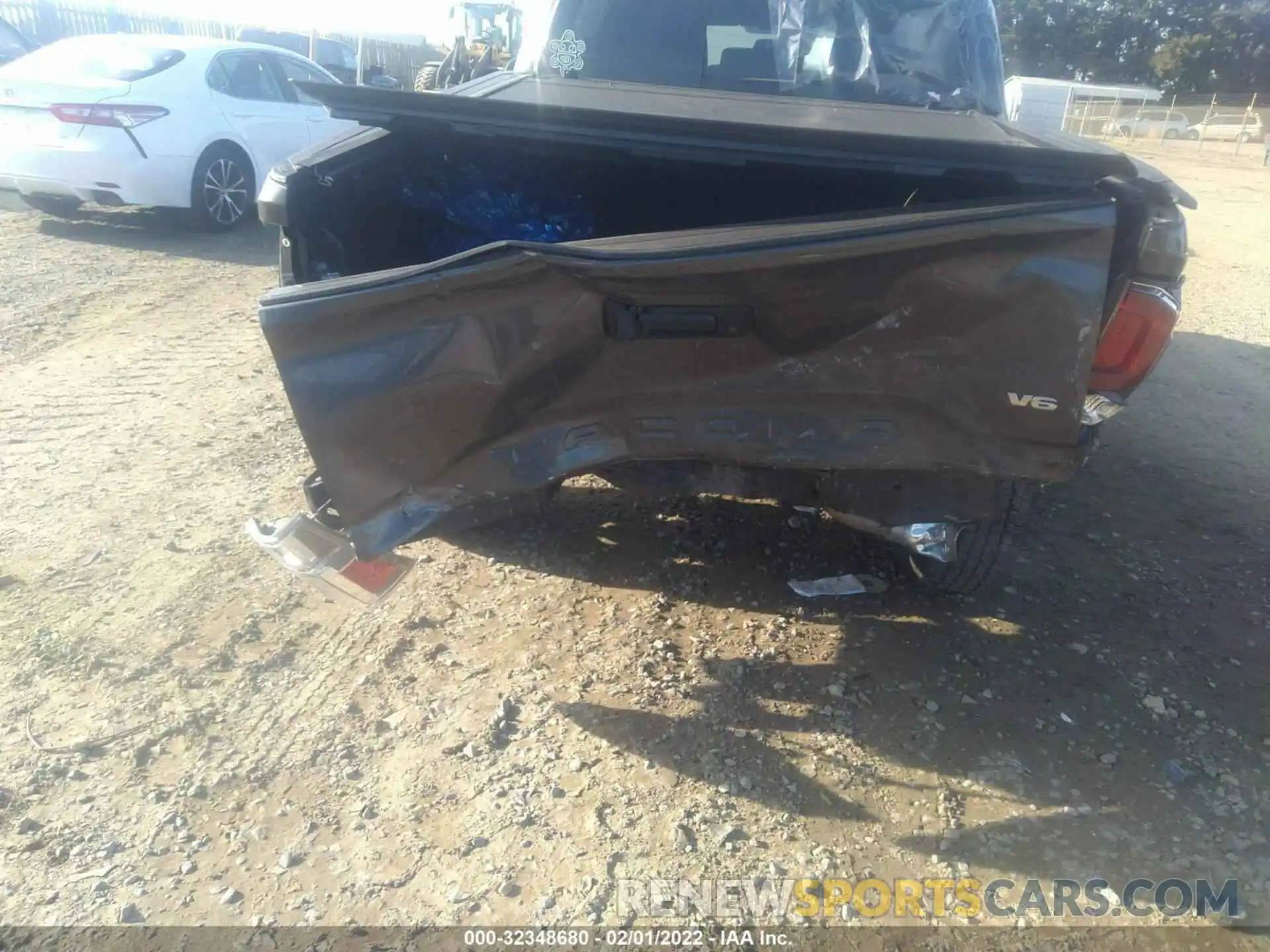 6 Photograph of a damaged car 3TMCZ5AN8LM322767 TOYOTA TACOMA 4WD 2020