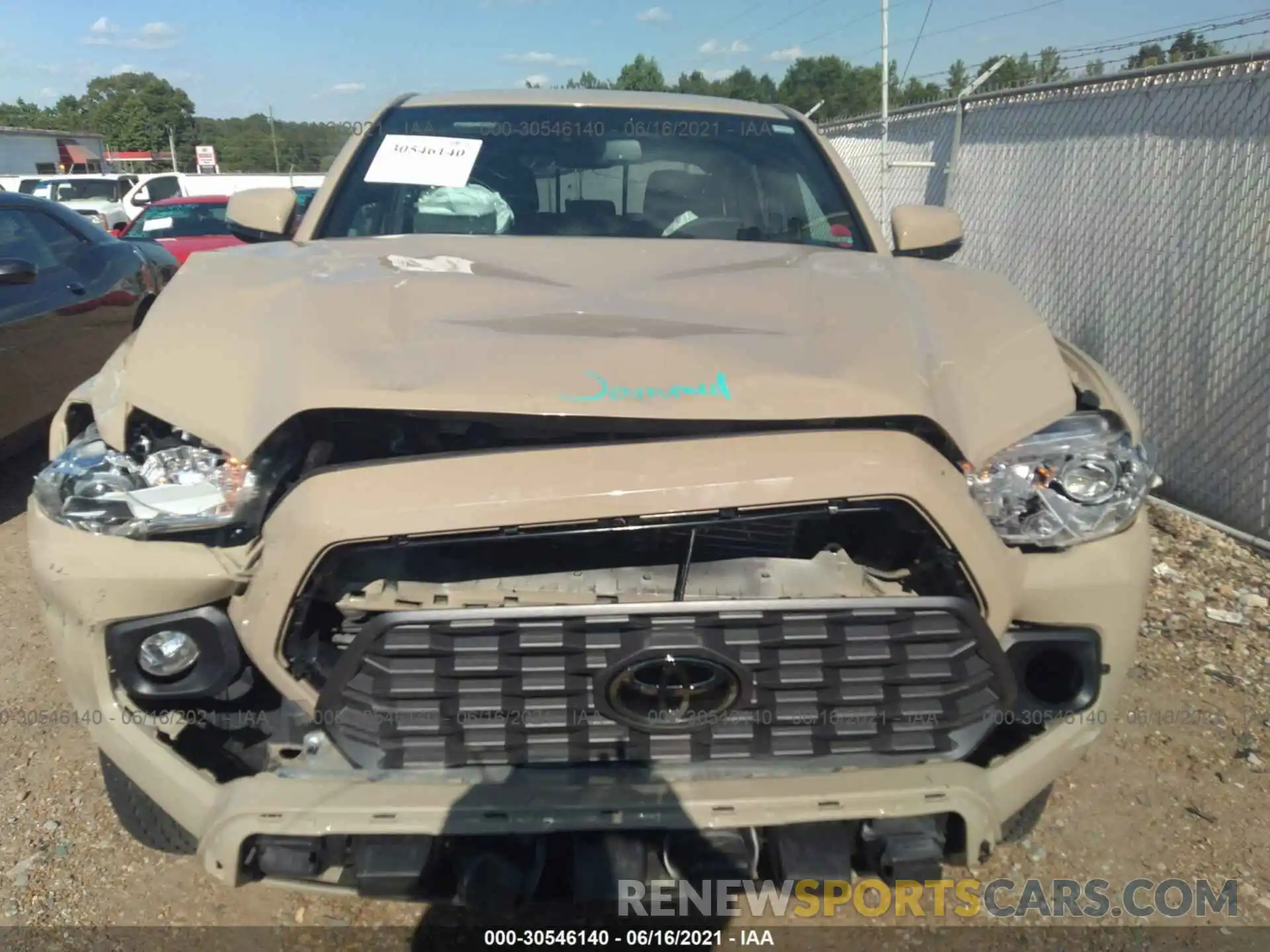 10 Photograph of a damaged car 3TMCZ5AN8LM326902 TOYOTA TACOMA 4WD 2020