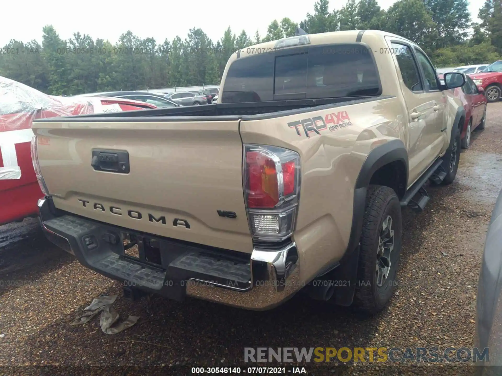 4 Photograph of a damaged car 3TMCZ5AN8LM326902 TOYOTA TACOMA 4WD 2020