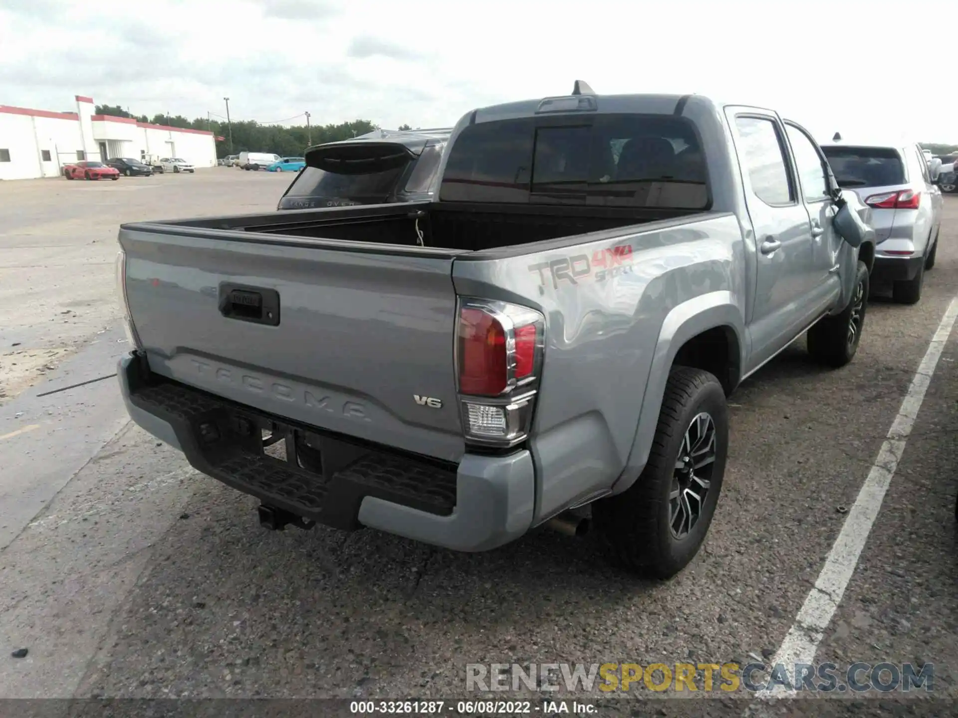 4 Photograph of a damaged car 3TMCZ5AN8LM327094 TOYOTA TACOMA 4WD 2020