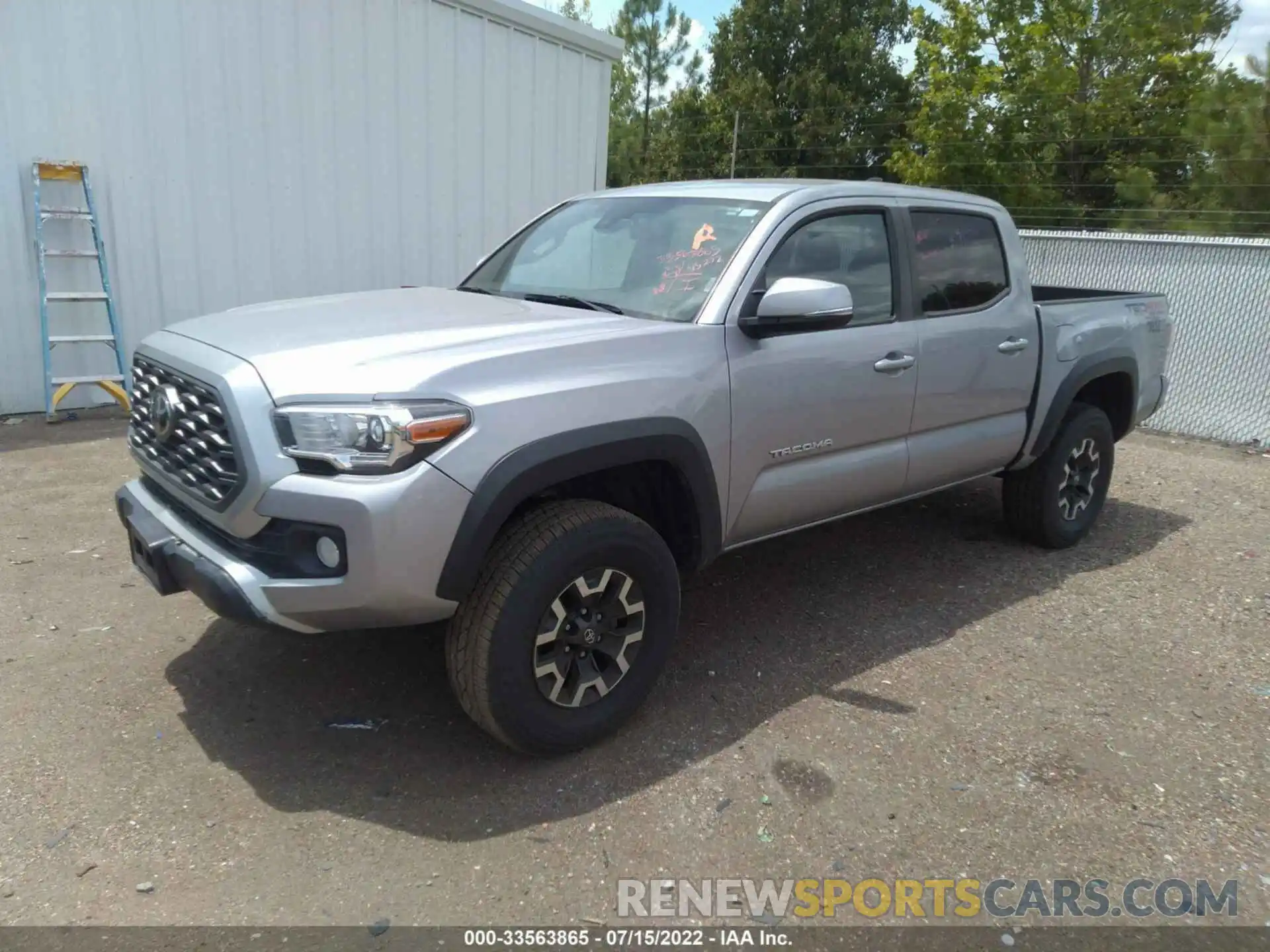 2 Фотография поврежденного автомобиля 3TMCZ5AN8LM327807 TOYOTA TACOMA 4WD 2020