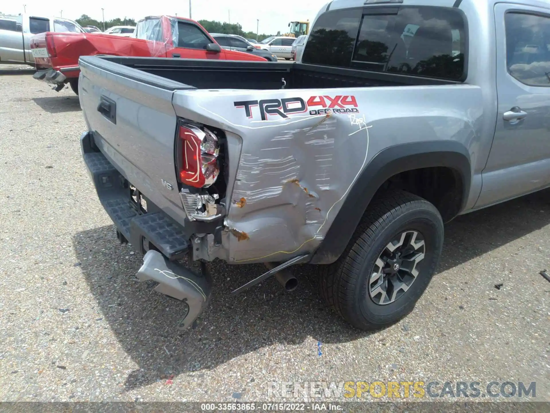 6 Фотография поврежденного автомобиля 3TMCZ5AN8LM327807 TOYOTA TACOMA 4WD 2020