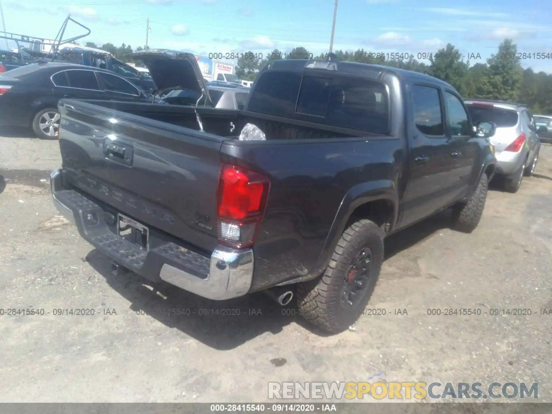 4 Photograph of a damaged car 3TMCZ5AN8LM333493 TOYOTA TACOMA 4WD 2020