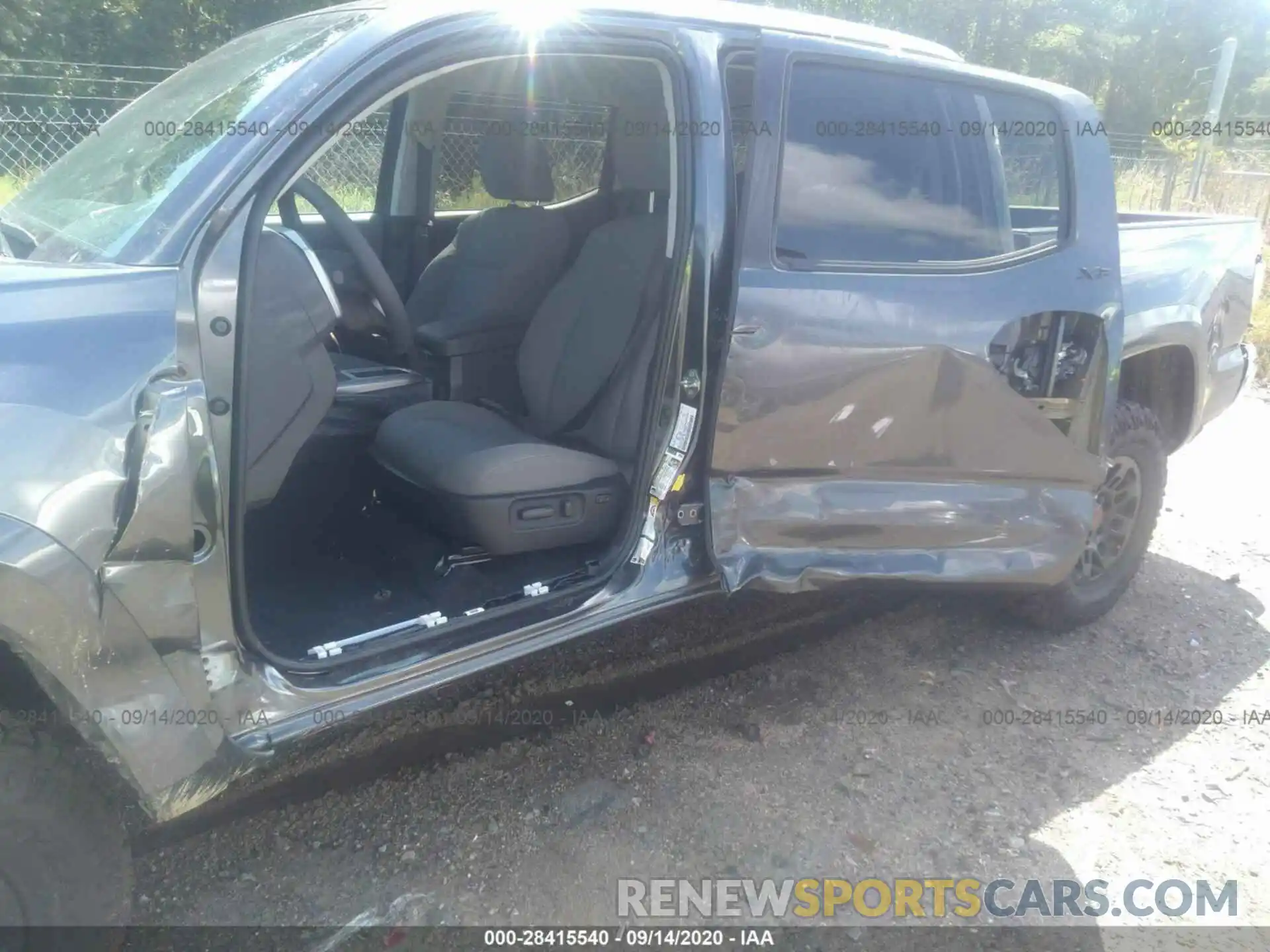 6 Photograph of a damaged car 3TMCZ5AN8LM333493 TOYOTA TACOMA 4WD 2020