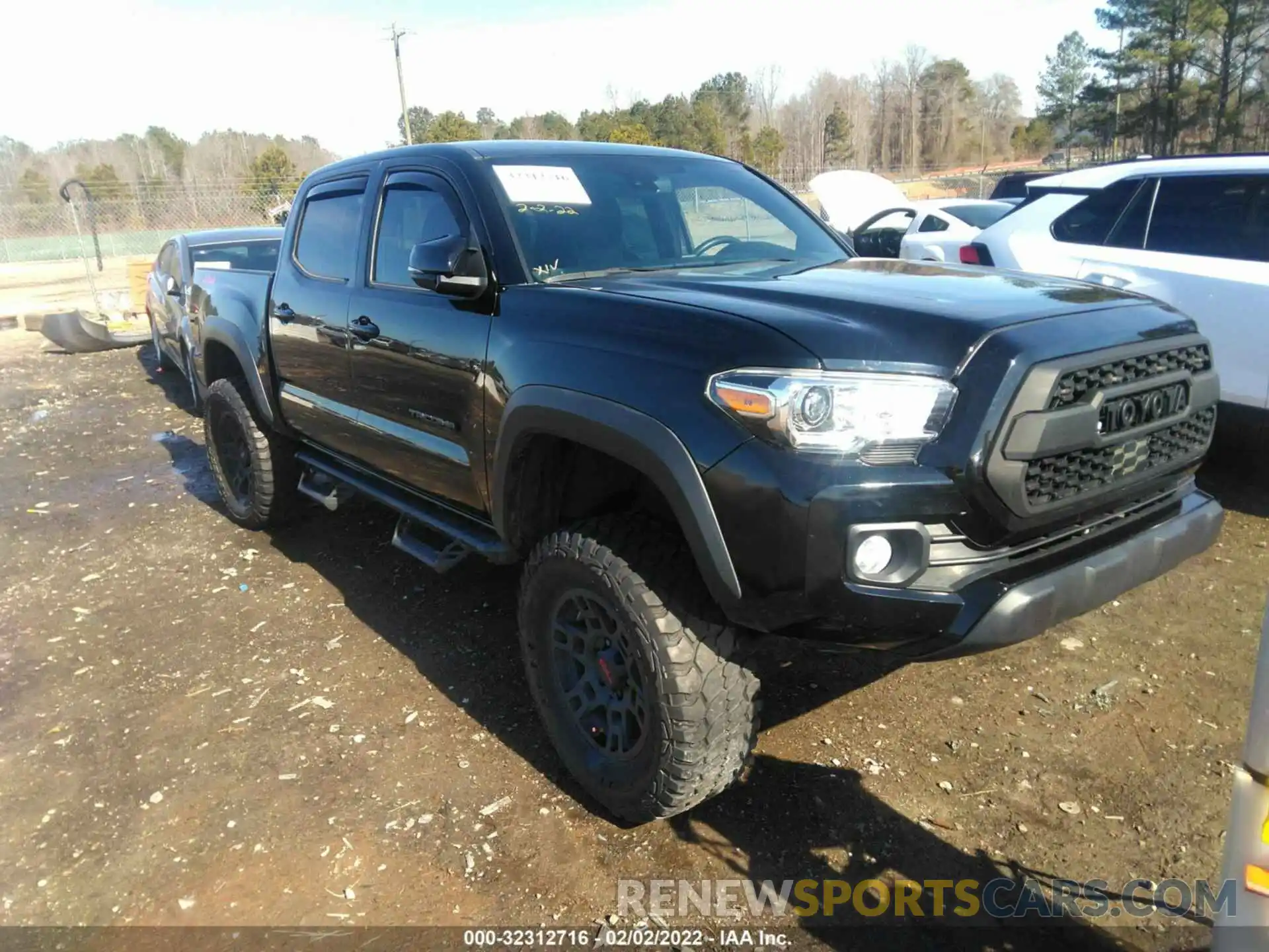 1 Photograph of a damaged car 3TMCZ5AN8LM338564 TOYOTA TACOMA 4WD 2020