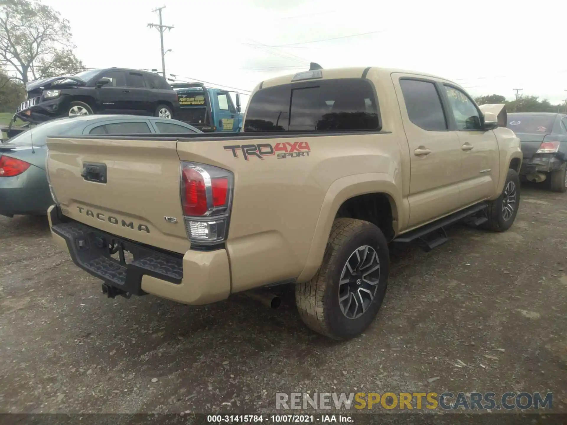 4 Photograph of a damaged car 3TMCZ5AN8LM343747 TOYOTA TACOMA 4WD 2020