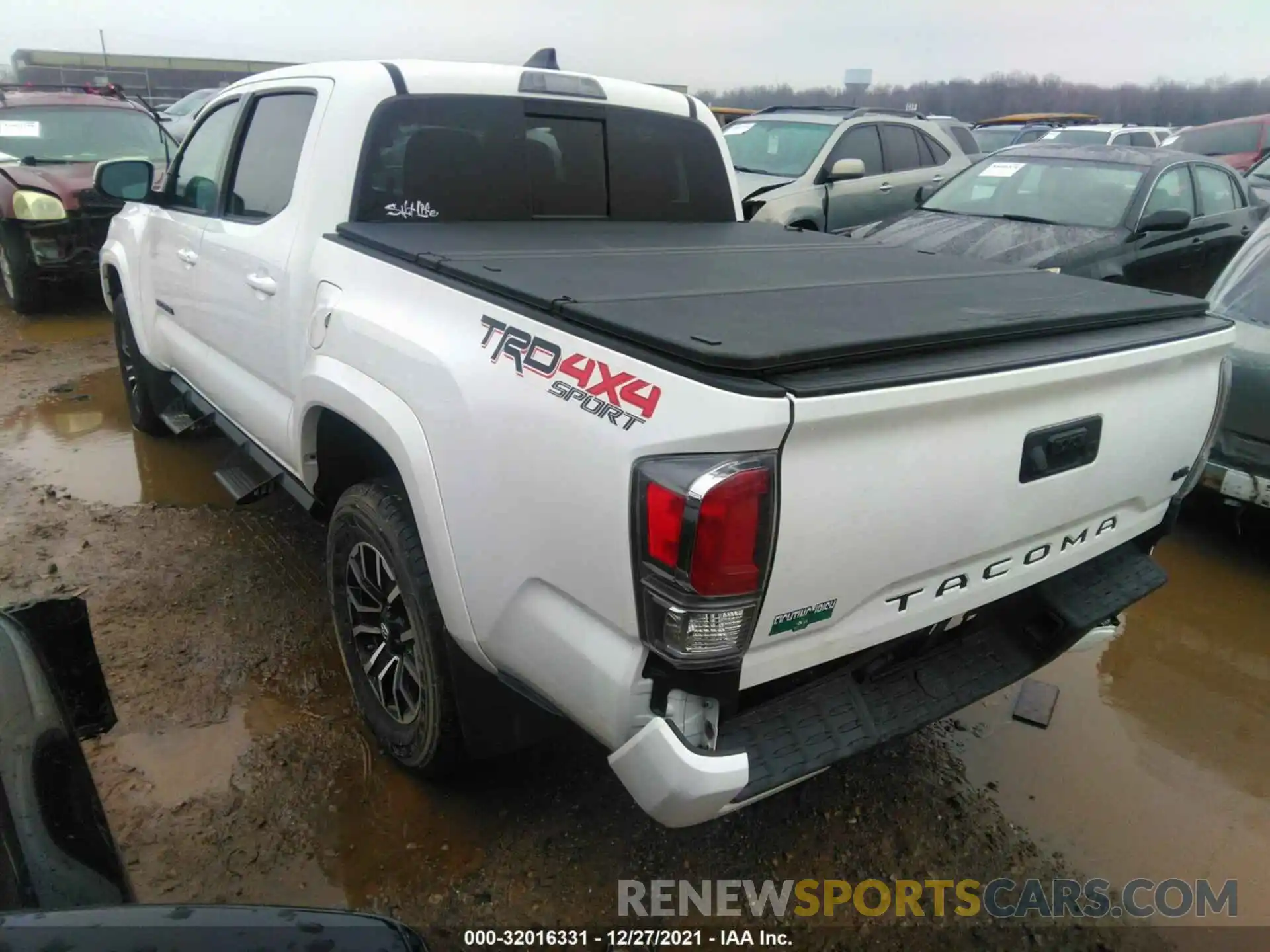 3 Photograph of a damaged car 3TMCZ5AN8LM344655 TOYOTA TACOMA 4WD 2020