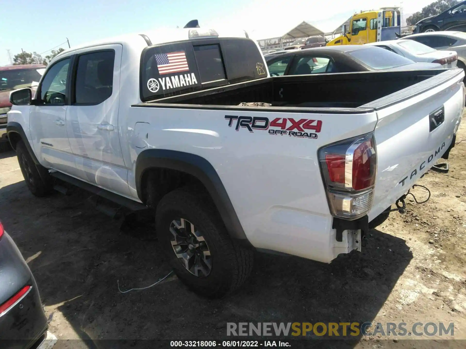 3 Photograph of a damaged car 3TMCZ5AN8LM348043 TOYOTA TACOMA 4WD 2020