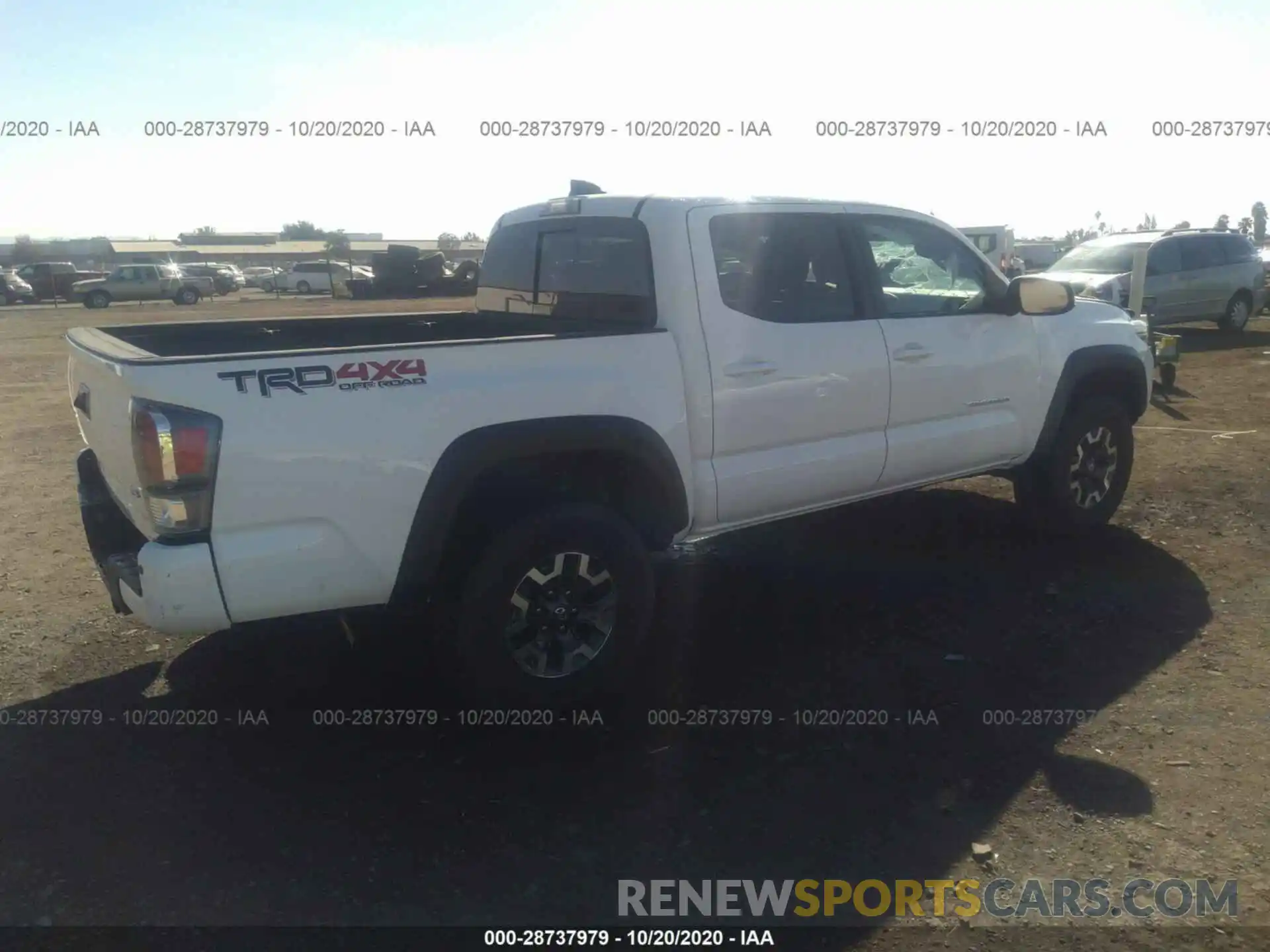 4 Photograph of a damaged car 3TMCZ5AN8LM351329 TOYOTA TACOMA 4WD 2020