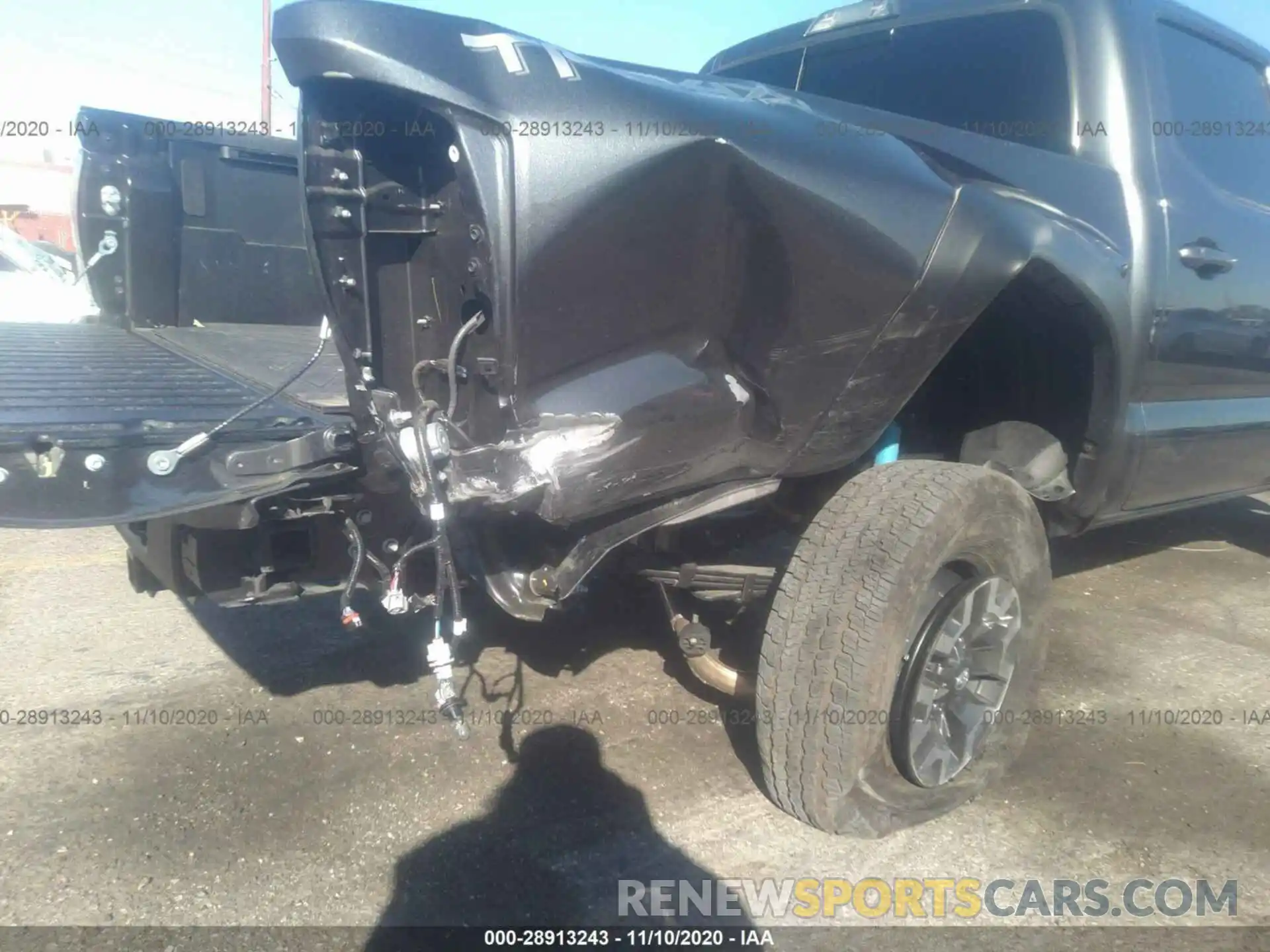 6 Photograph of a damaged car 3TMCZ5AN8LM355753 TOYOTA TACOMA 4WD 2020