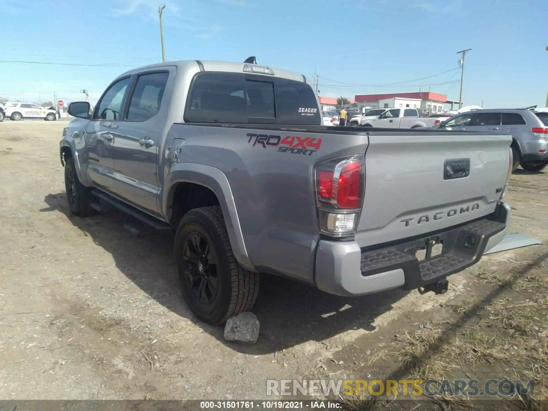 3 Photograph of a damaged car 3TMCZ5AN8LM360547 TOYOTA TACOMA 4WD 2020