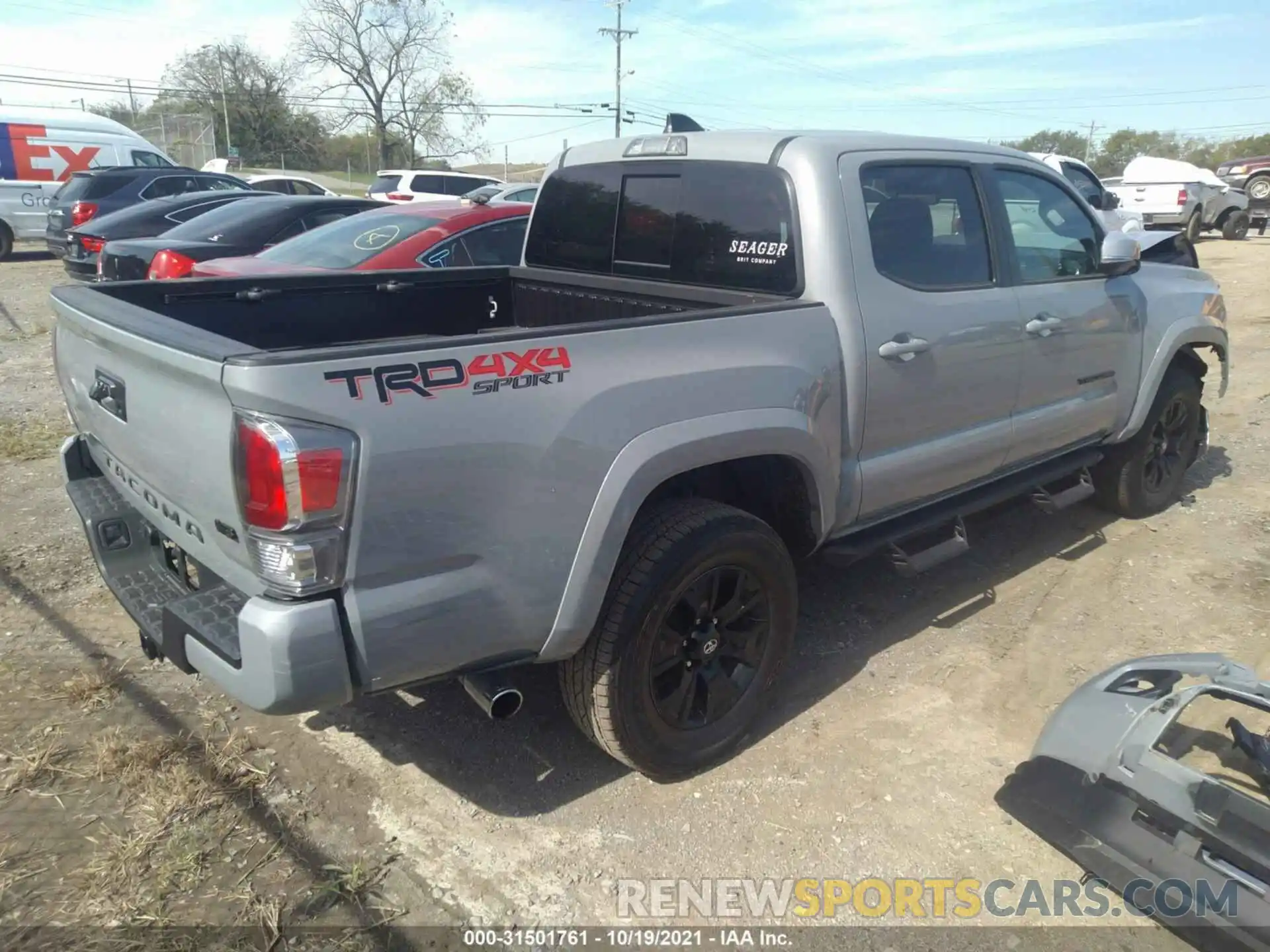 4 Photograph of a damaged car 3TMCZ5AN8LM360547 TOYOTA TACOMA 4WD 2020