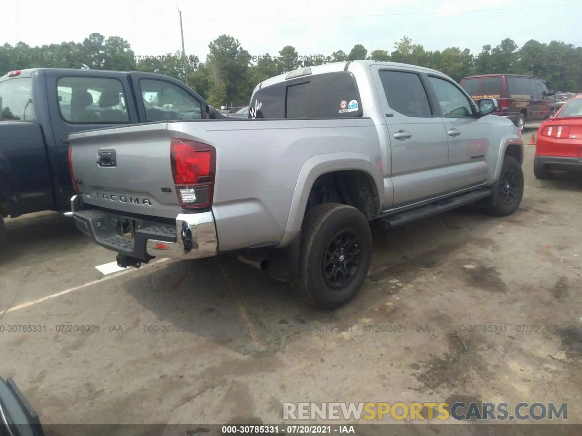 4 Photograph of a damaged car 3TMCZ5AN9LM309834 TOYOTA TACOMA 4WD 2020