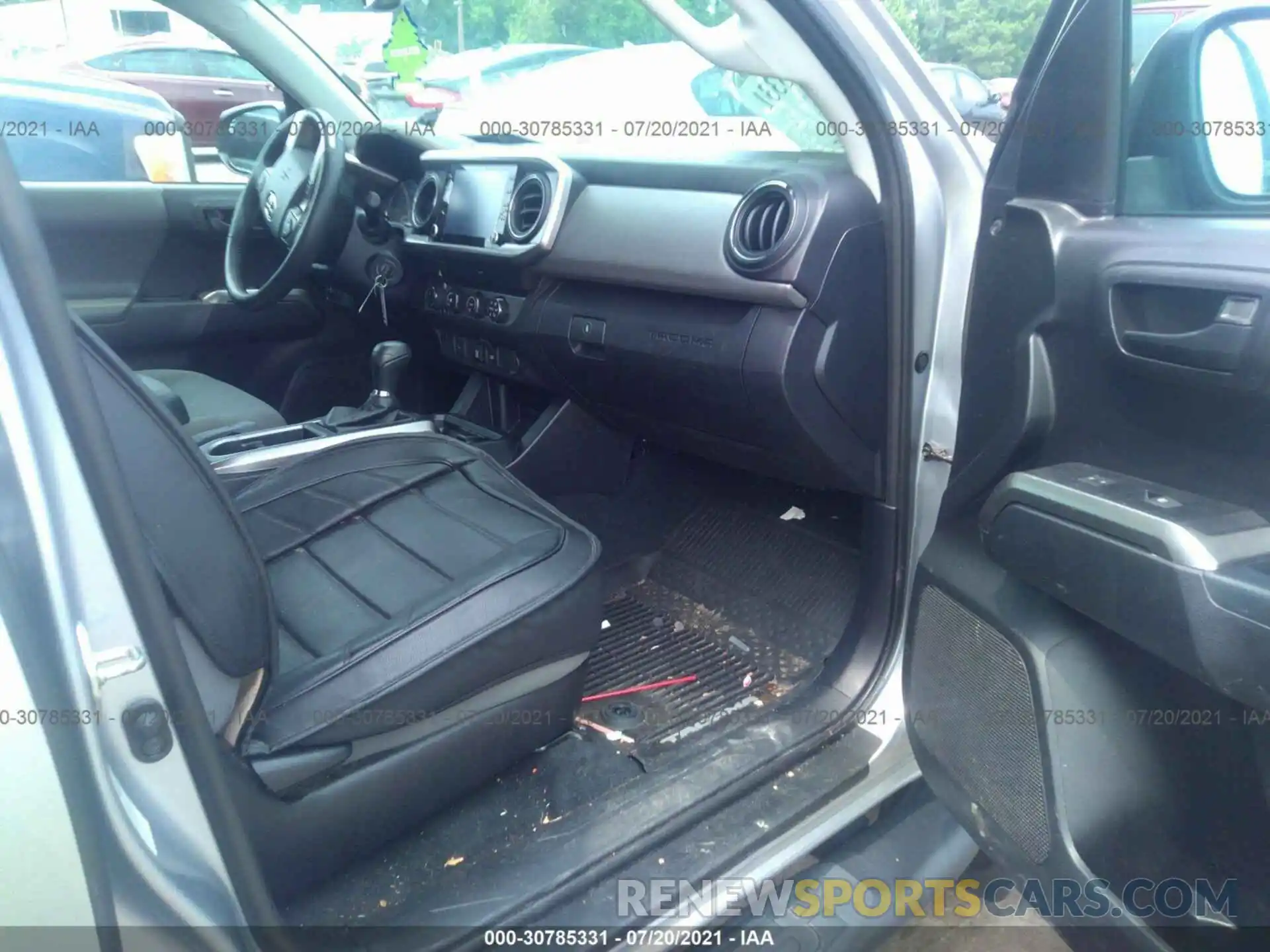 5 Photograph of a damaged car 3TMCZ5AN9LM309834 TOYOTA TACOMA 4WD 2020