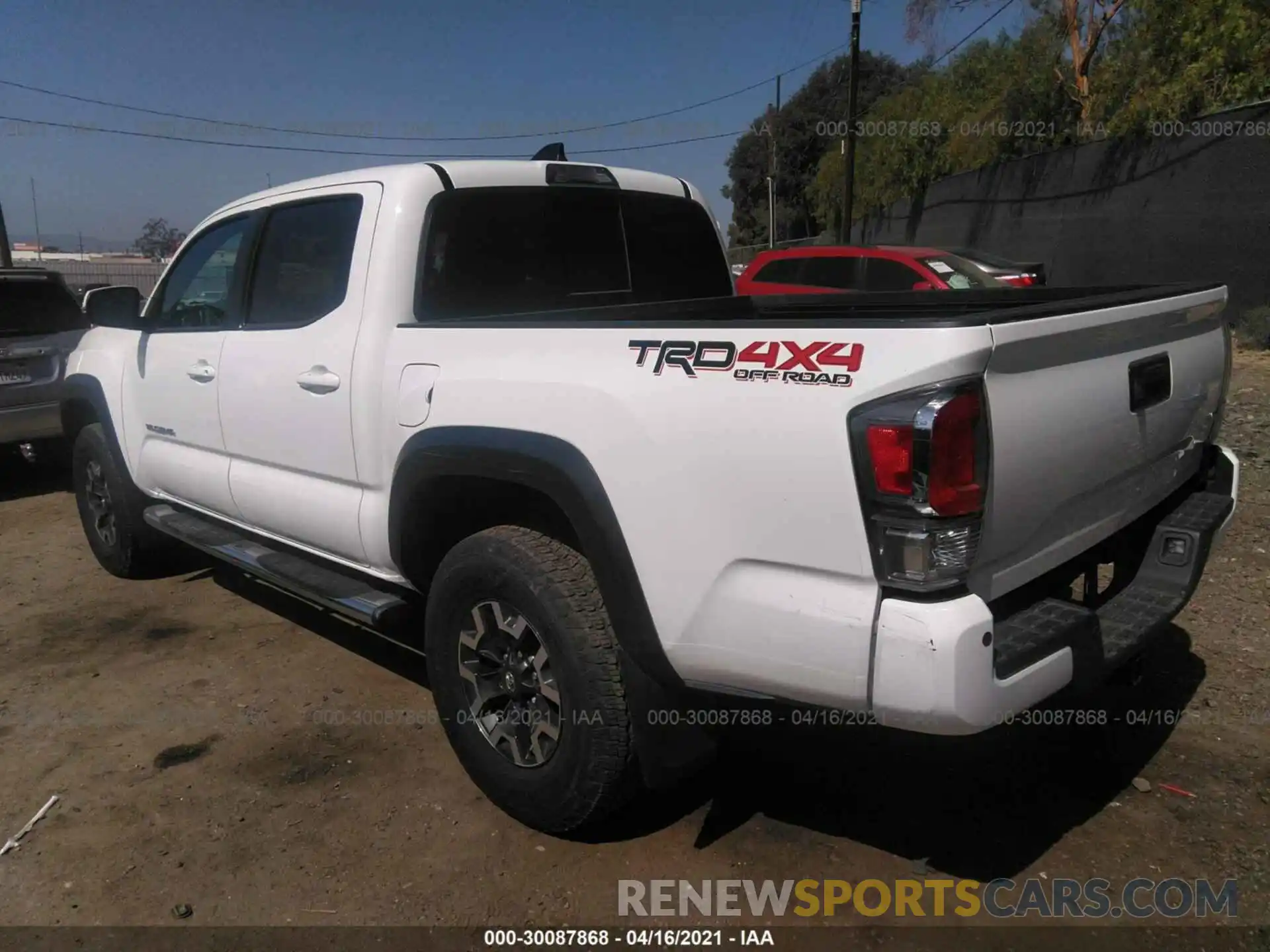 3 Photograph of a damaged car 3TMCZ5AN9LM313382 TOYOTA TACOMA 4WD 2020