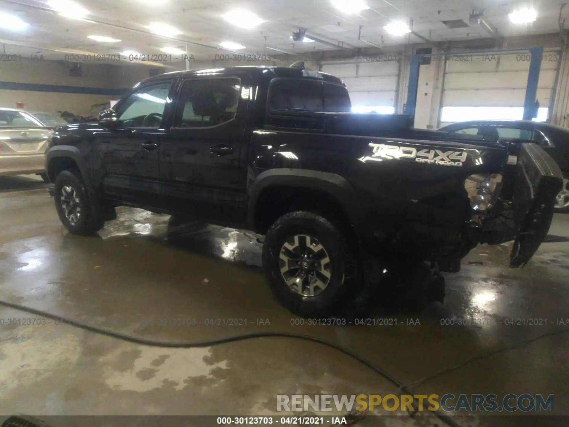 3 Photograph of a damaged car 3TMCZ5AN9LM317349 TOYOTA TACOMA 4WD 2020