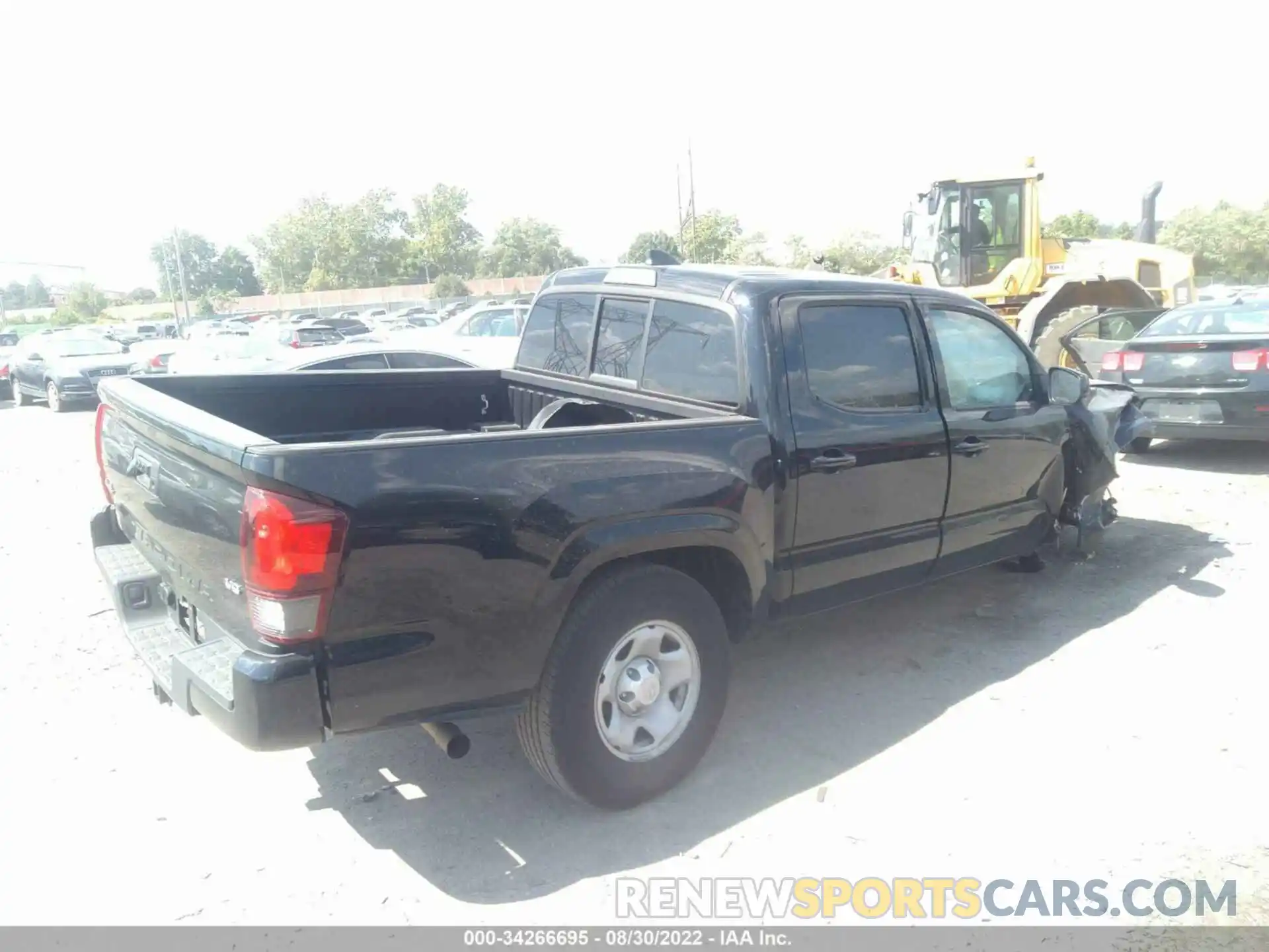 4 Фотография поврежденного автомобиля 3TMCZ5AN9LM317416 TOYOTA TACOMA 4WD 2020