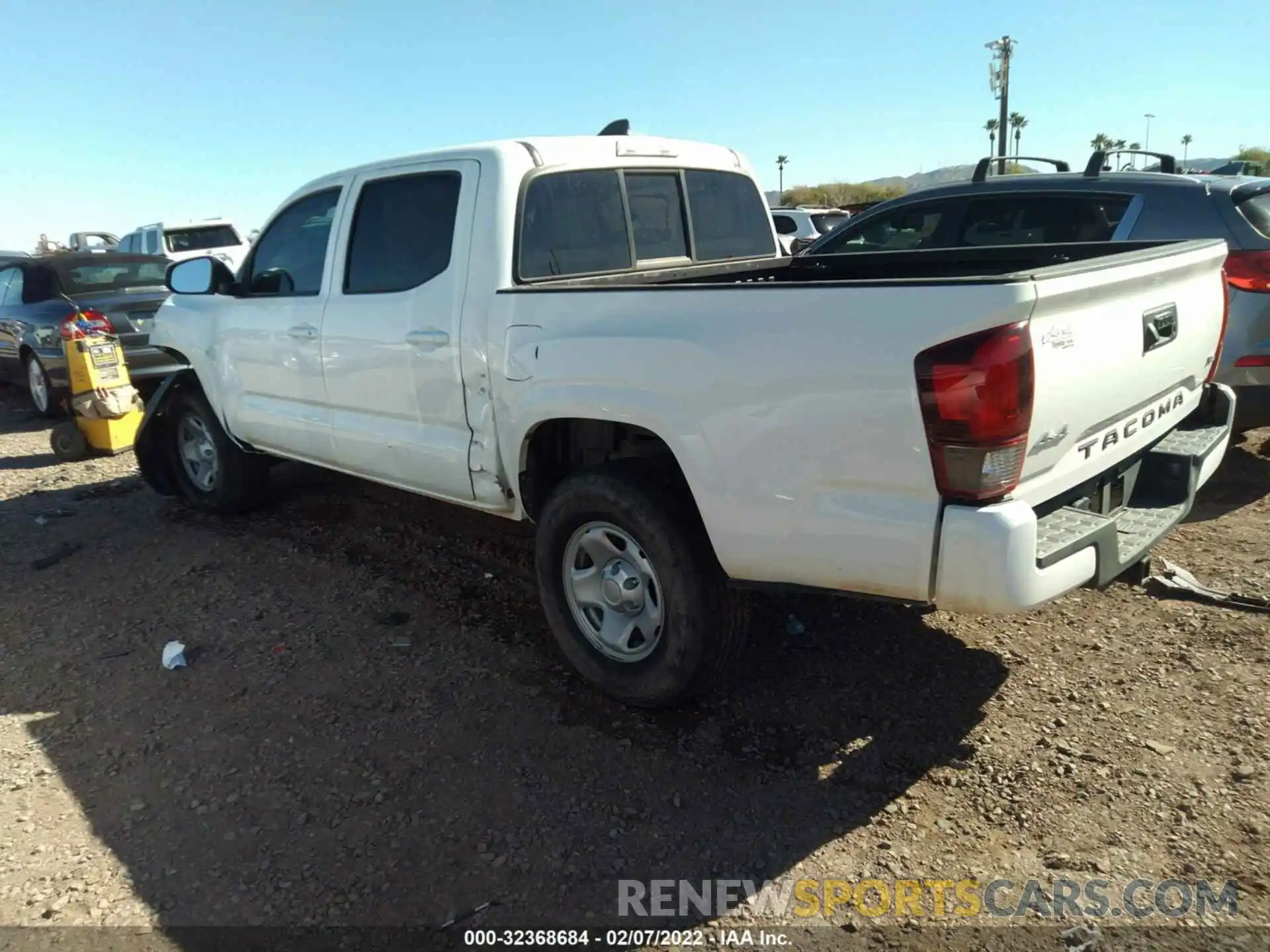 3 Photograph of a damaged car 3TMCZ5AN9LM318114 TOYOTA TACOMA 4WD 2020