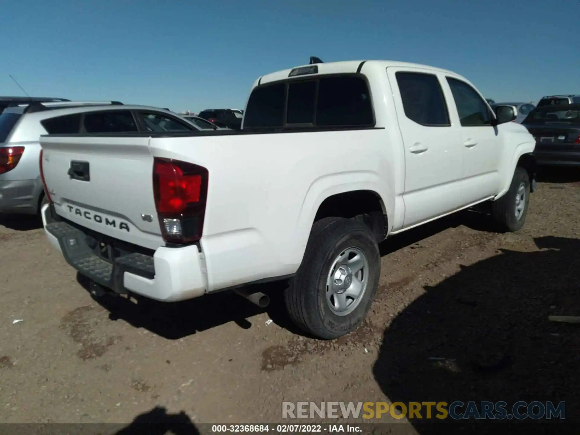 4 Photograph of a damaged car 3TMCZ5AN9LM318114 TOYOTA TACOMA 4WD 2020