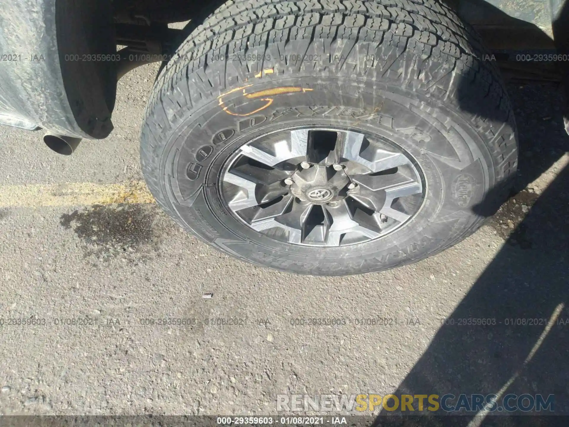 15 Photograph of a damaged car 3TMCZ5AN9LM321837 TOYOTA TACOMA 4WD 2020