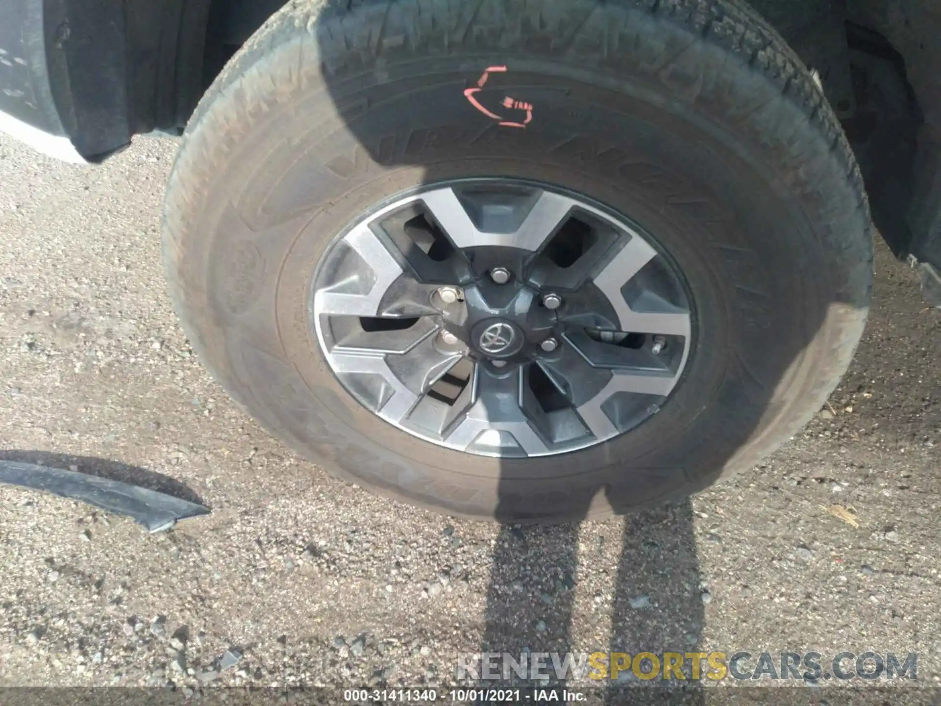 12 Photograph of a damaged car 3TMCZ5AN9LM323331 TOYOTA TACOMA 4WD 2020