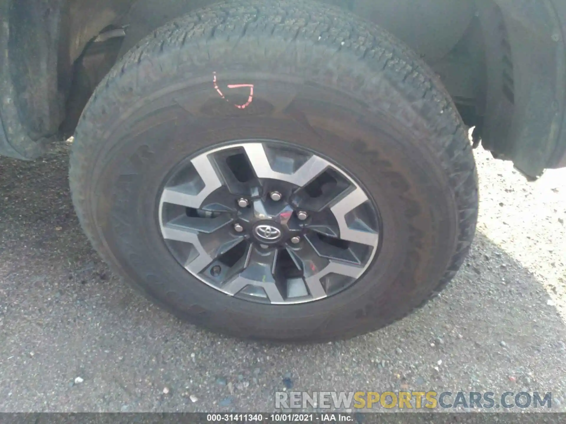 14 Photograph of a damaged car 3TMCZ5AN9LM323331 TOYOTA TACOMA 4WD 2020