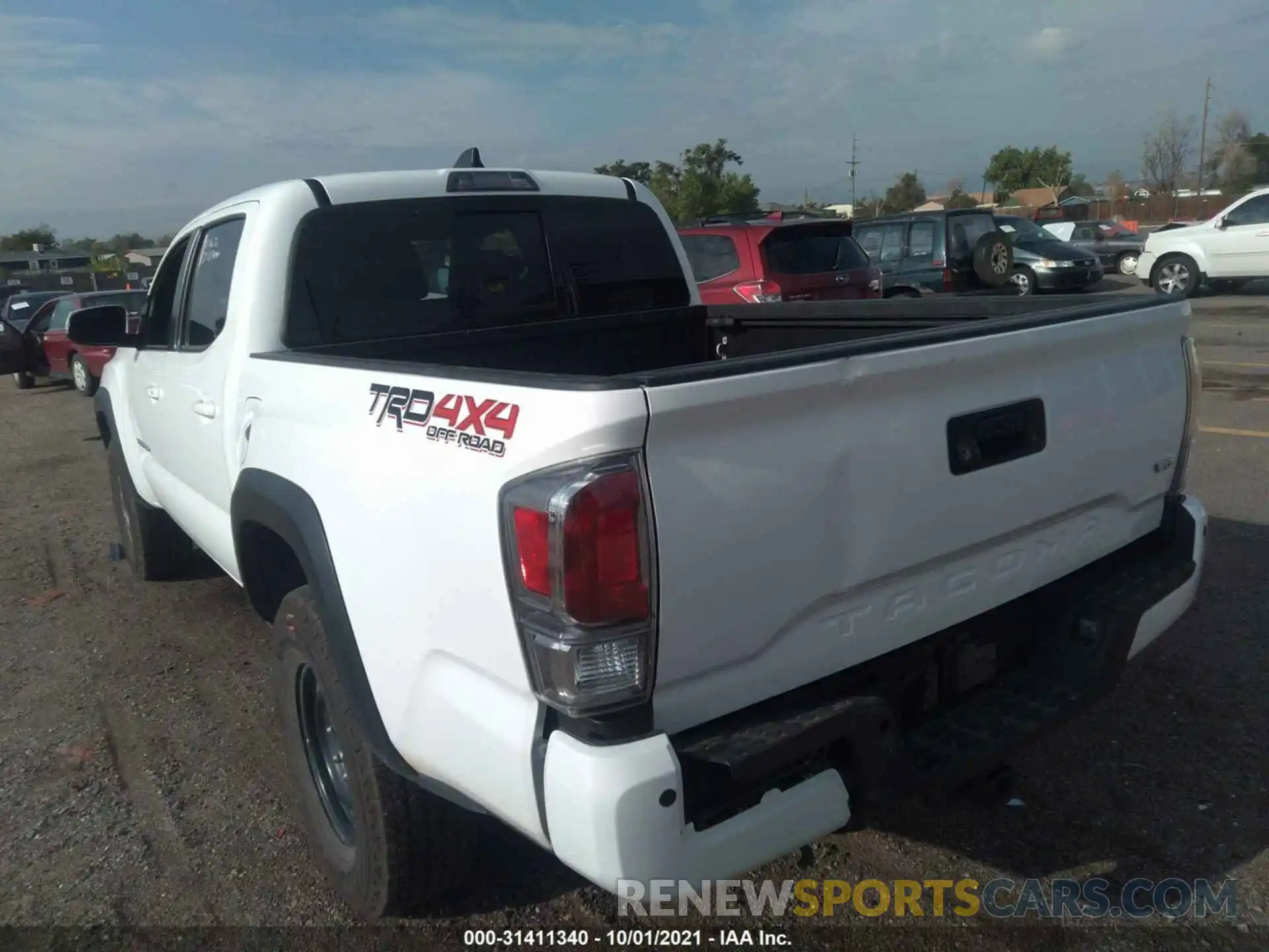 3 Photograph of a damaged car 3TMCZ5AN9LM323331 TOYOTA TACOMA 4WD 2020