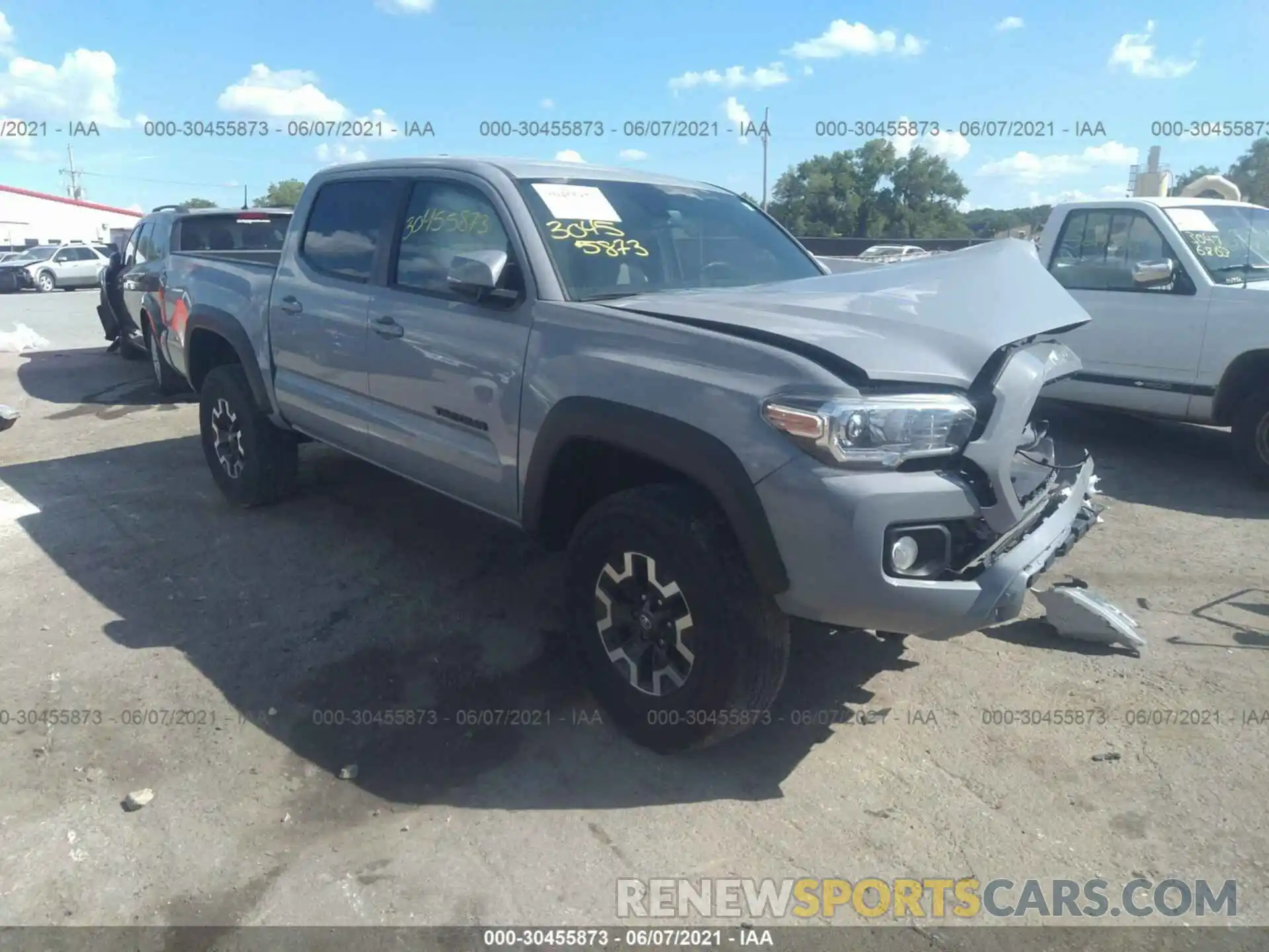 1 Photograph of a damaged car 3TMCZ5AN9LM325516 TOYOTA TACOMA 4WD 2020