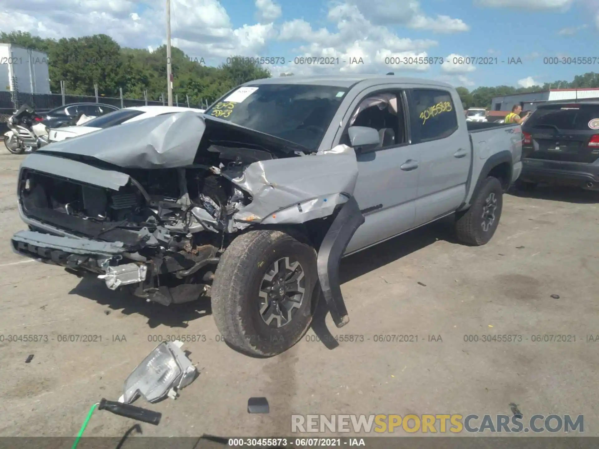 2 Photograph of a damaged car 3TMCZ5AN9LM325516 TOYOTA TACOMA 4WD 2020