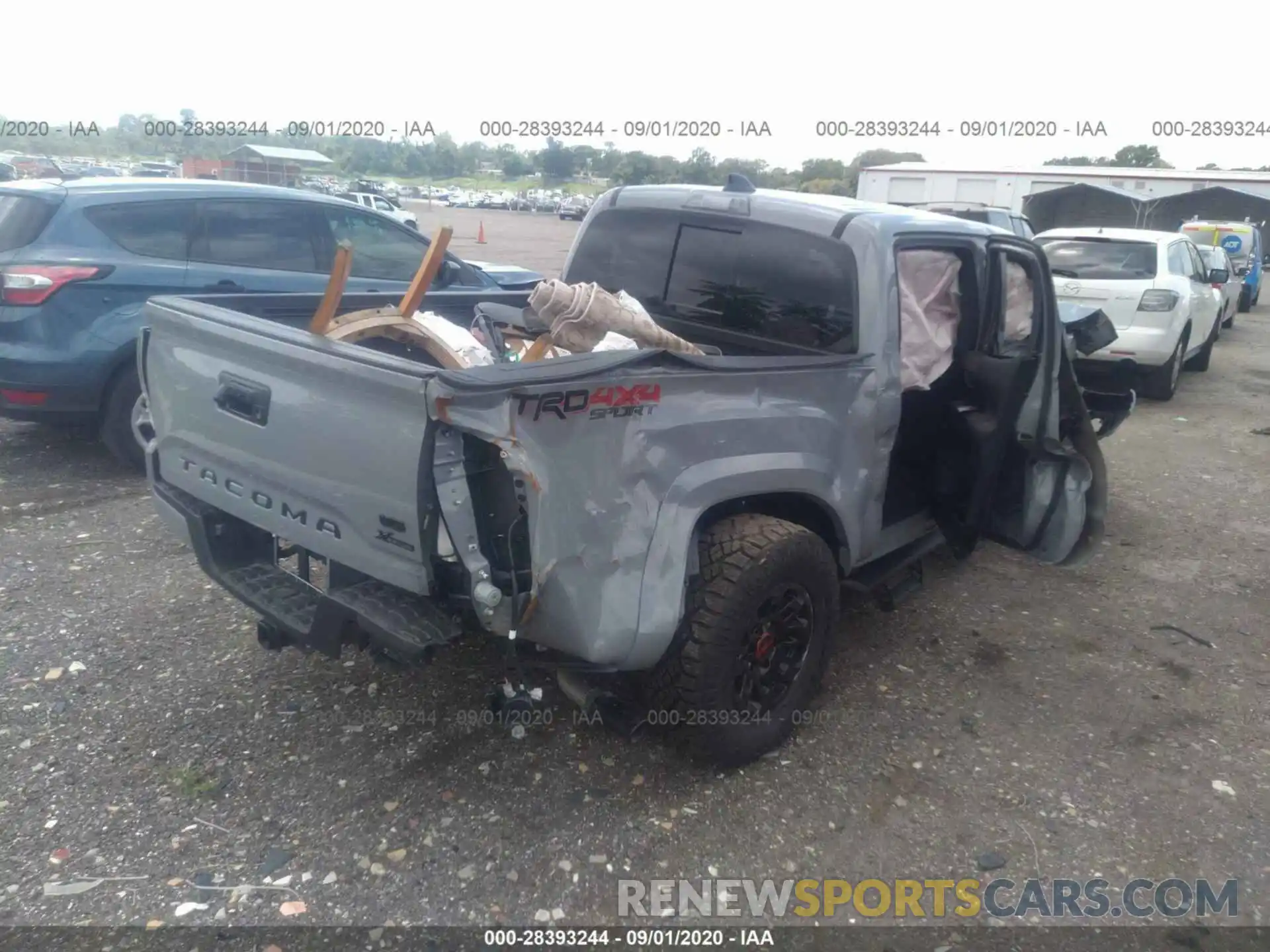 4 Фотография поврежденного автомобиля 3TMCZ5AN9LM342185 TOYOTA TACOMA 4WD 2020