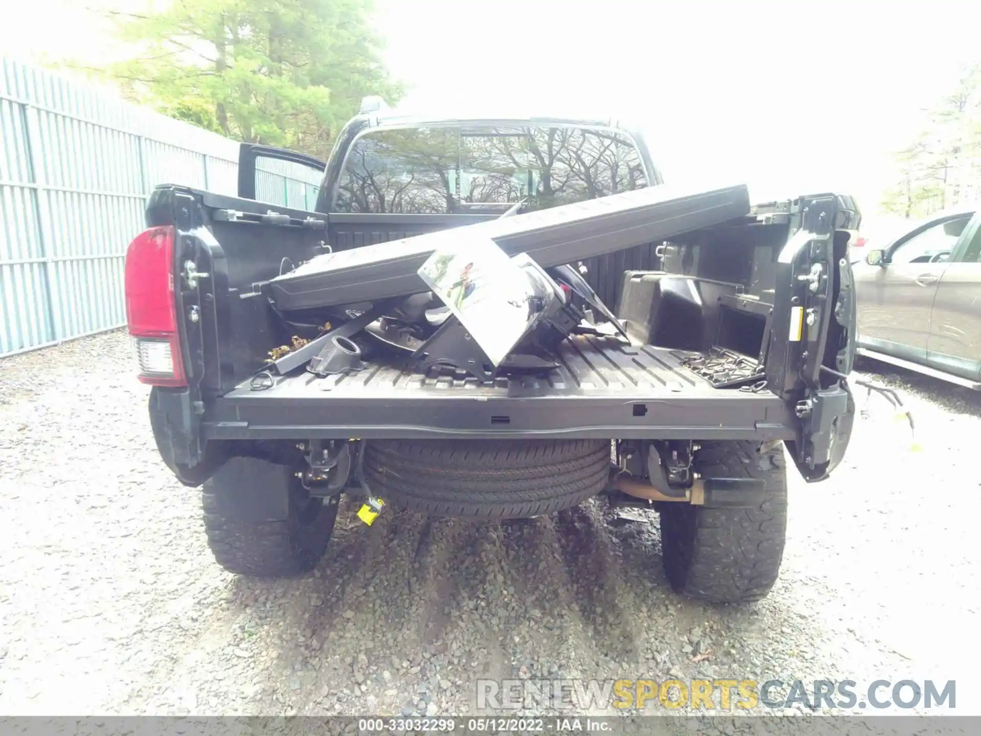 12 Photograph of a damaged car 3TMCZ5AN9LM347919 TOYOTA TACOMA 4WD 2020