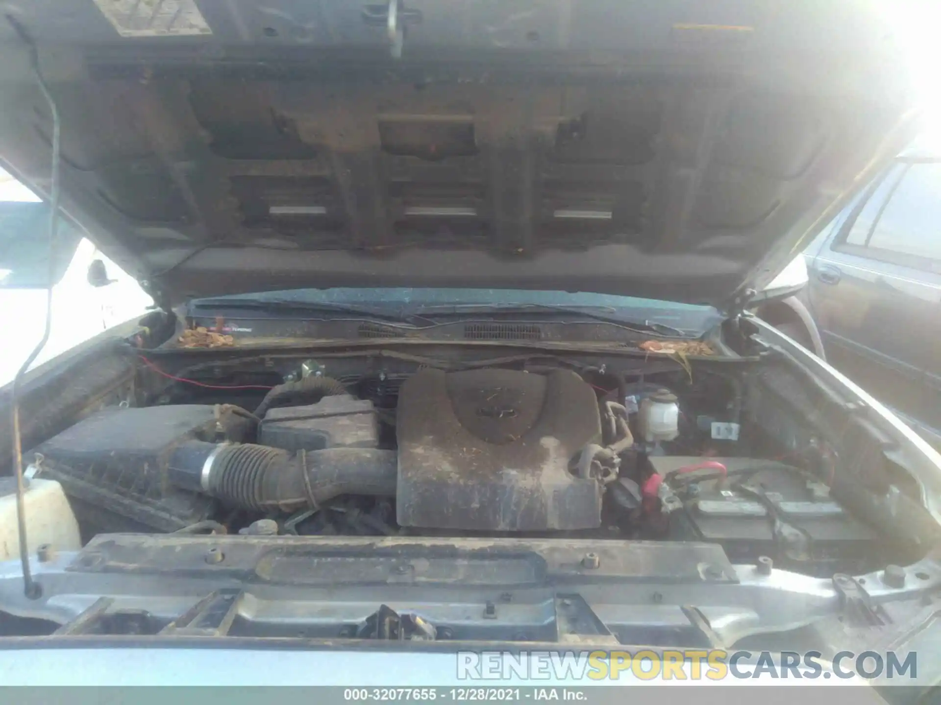 10 Photograph of a damaged car 3TMCZ5AN9LM353543 TOYOTA TACOMA 4WD 2020