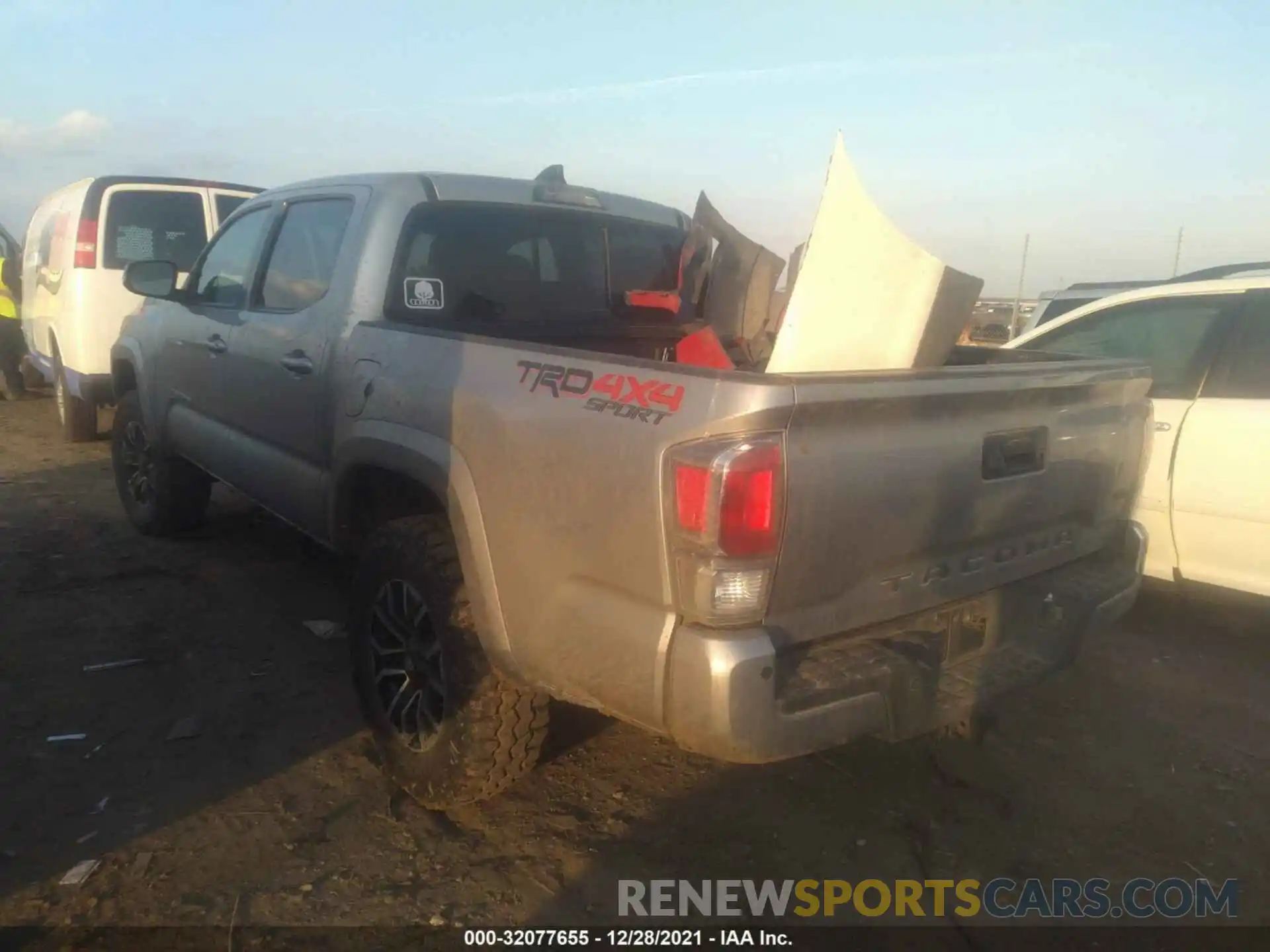 3 Photograph of a damaged car 3TMCZ5AN9LM353543 TOYOTA TACOMA 4WD 2020