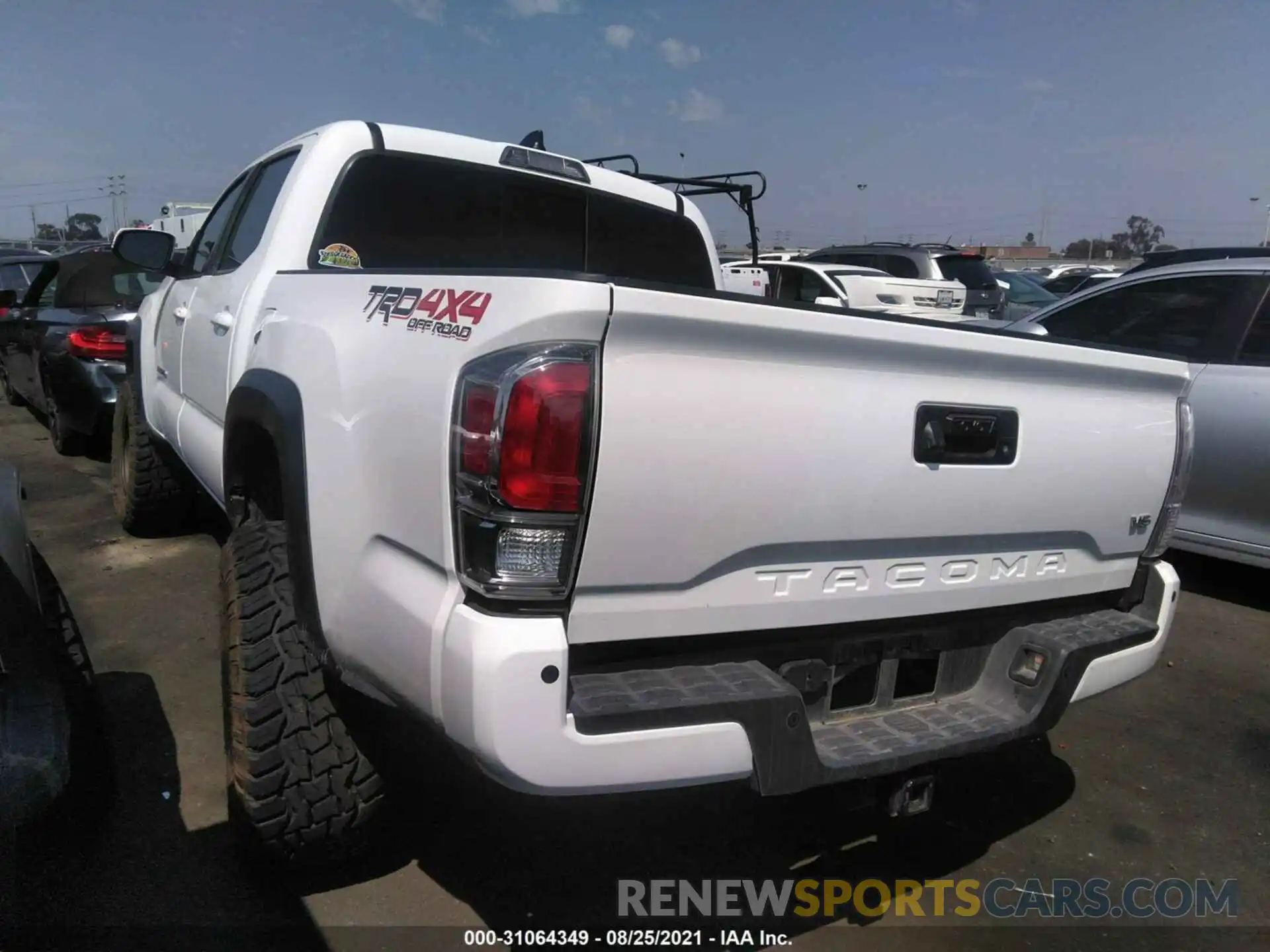 3 Photograph of a damaged car 3TMCZ5AN9LM360833 TOYOTA TACOMA 4WD 2020