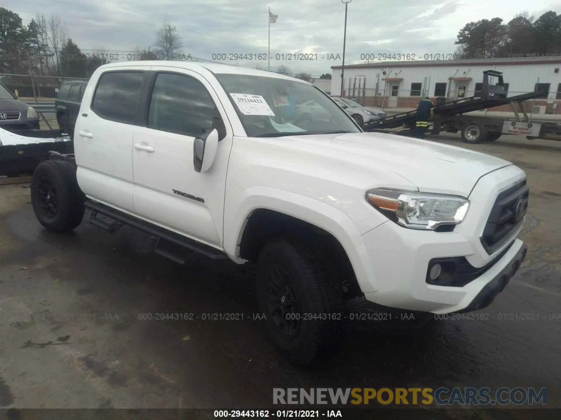 1 Photograph of a damaged car 3TMCZ5AN9LM363067 TOYOTA TACOMA 4WD 2020