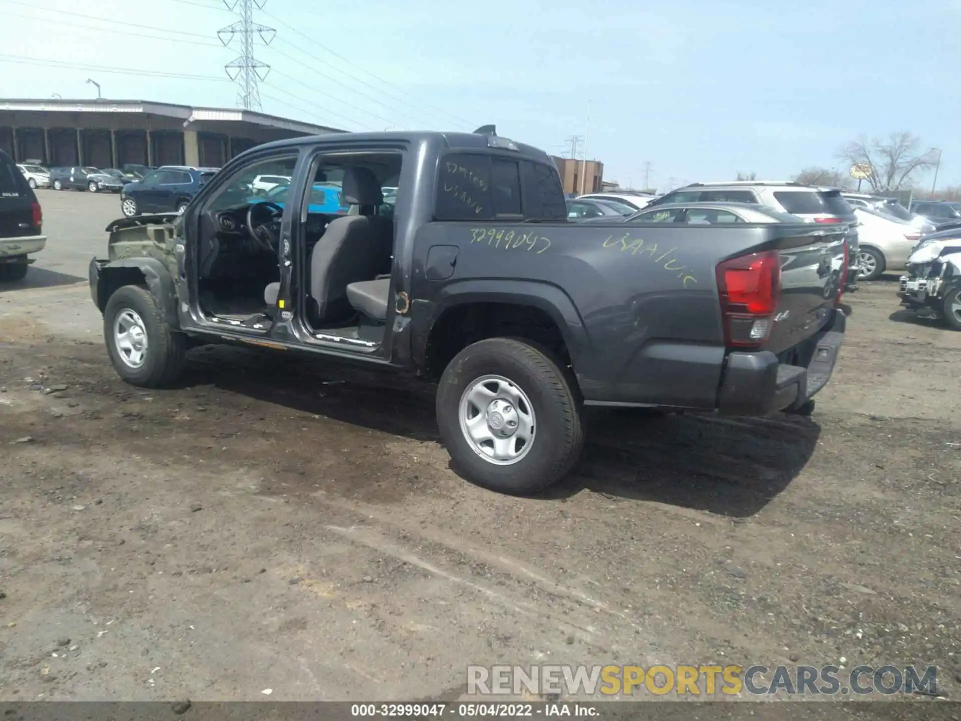 3 Photograph of a damaged car 3TMCZ5AN9LM366695 TOYOTA TACOMA 4WD 2020