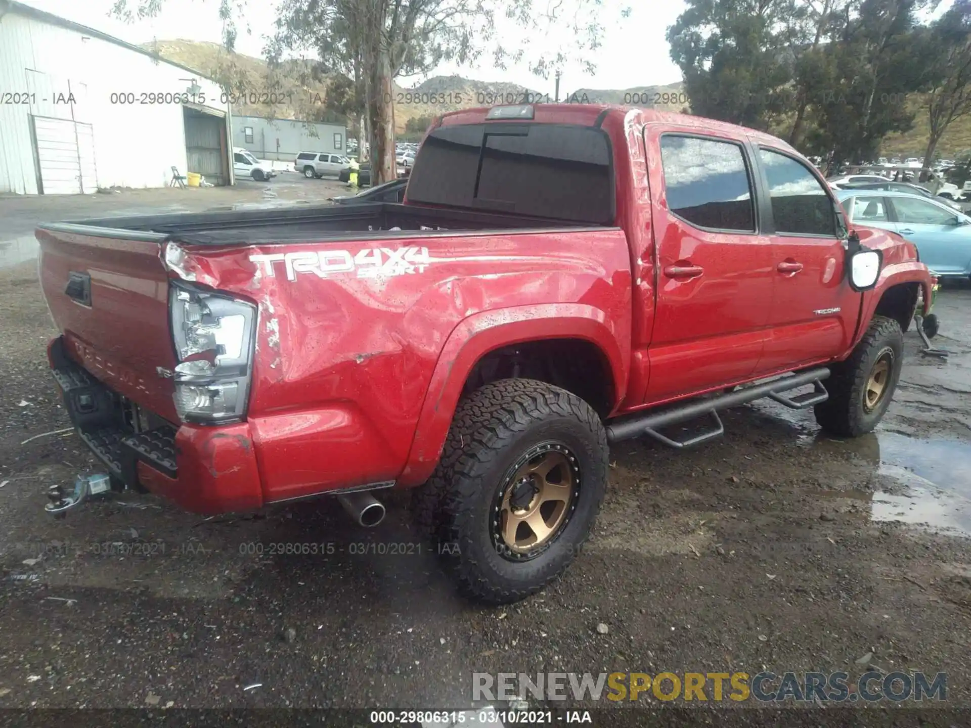 4 Photograph of a damaged car 3TMCZ5ANXLM290033 TOYOTA TACOMA 4WD 2020