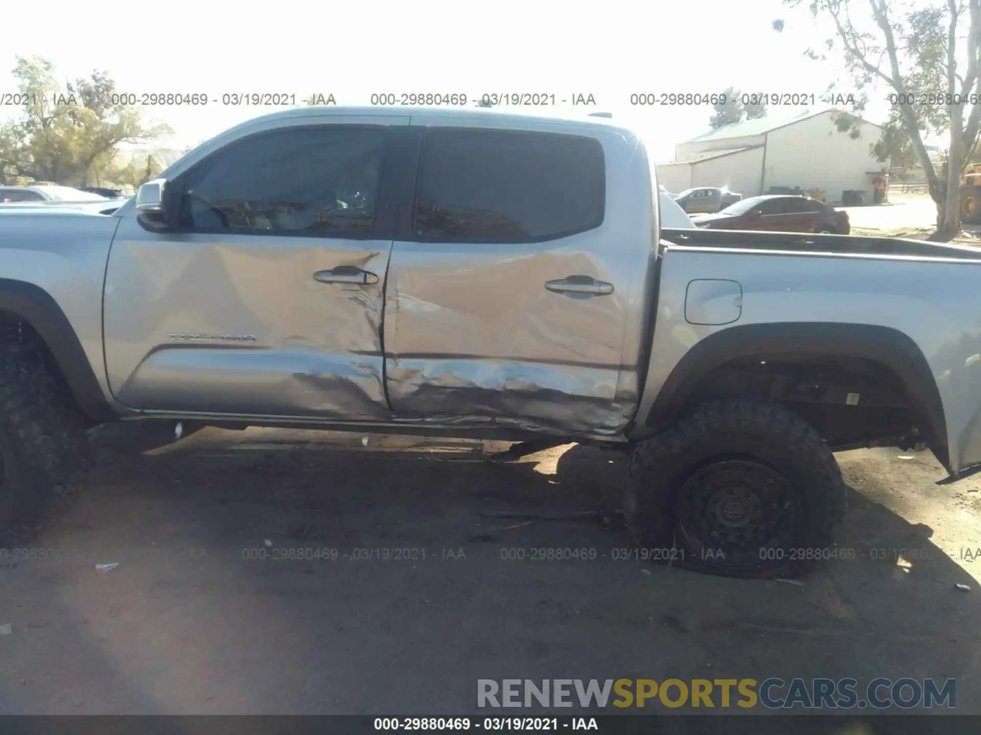 6 Photograph of a damaged car 3TMCZ5ANXLM295460 TOYOTA TACOMA 4WD 2020