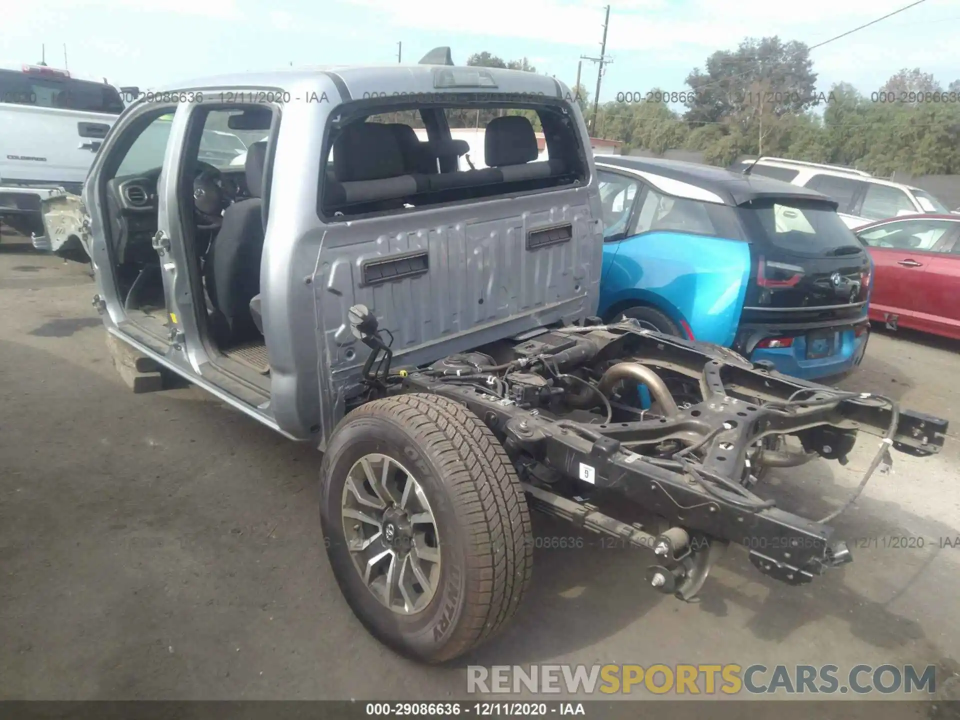 3 Photograph of a damaged car 3TMCZ5ANXLM296656 TOYOTA TACOMA 4WD 2020