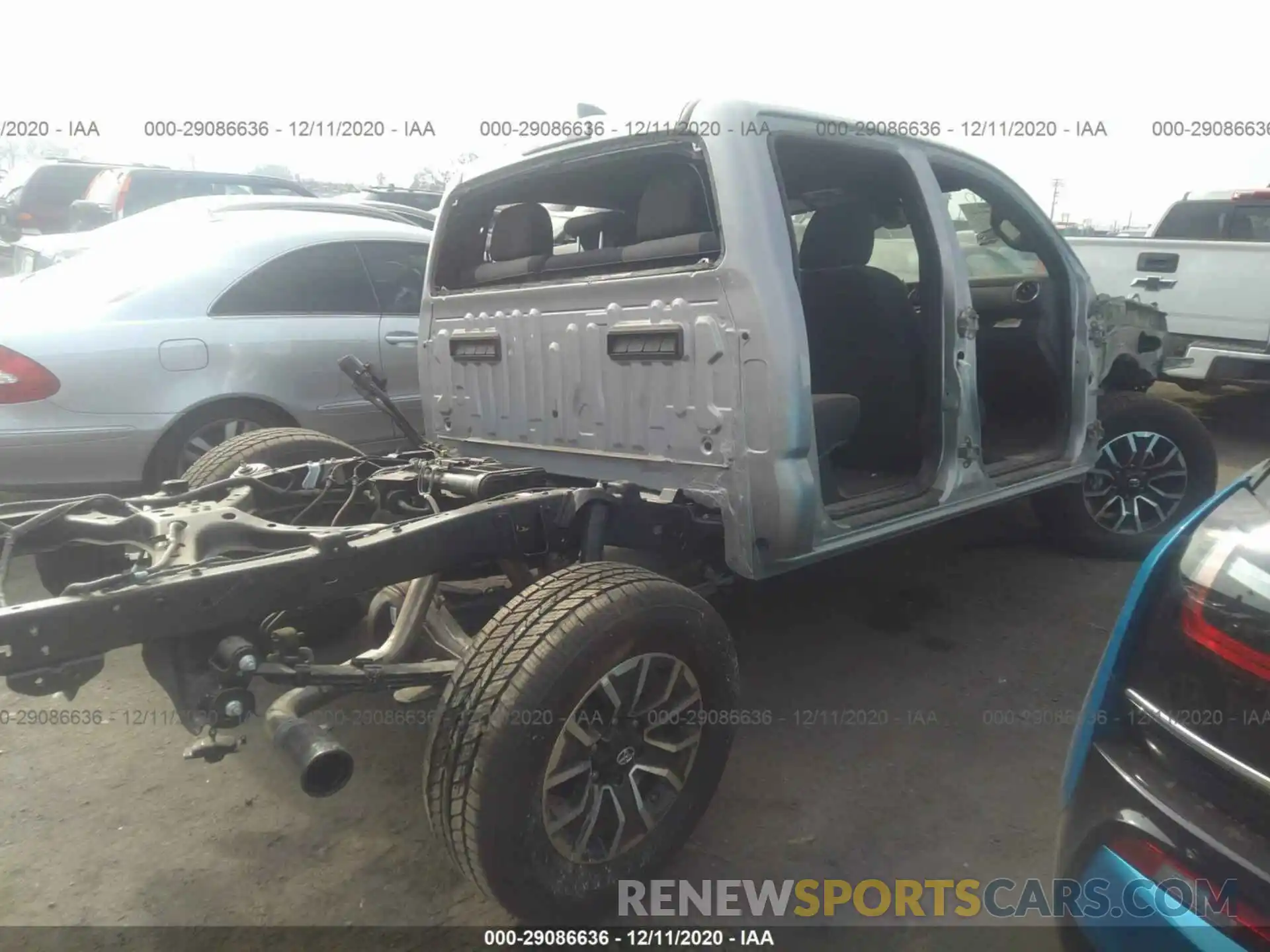 4 Фотография поврежденного автомобиля 3TMCZ5ANXLM296656 TOYOTA TACOMA 4WD 2020