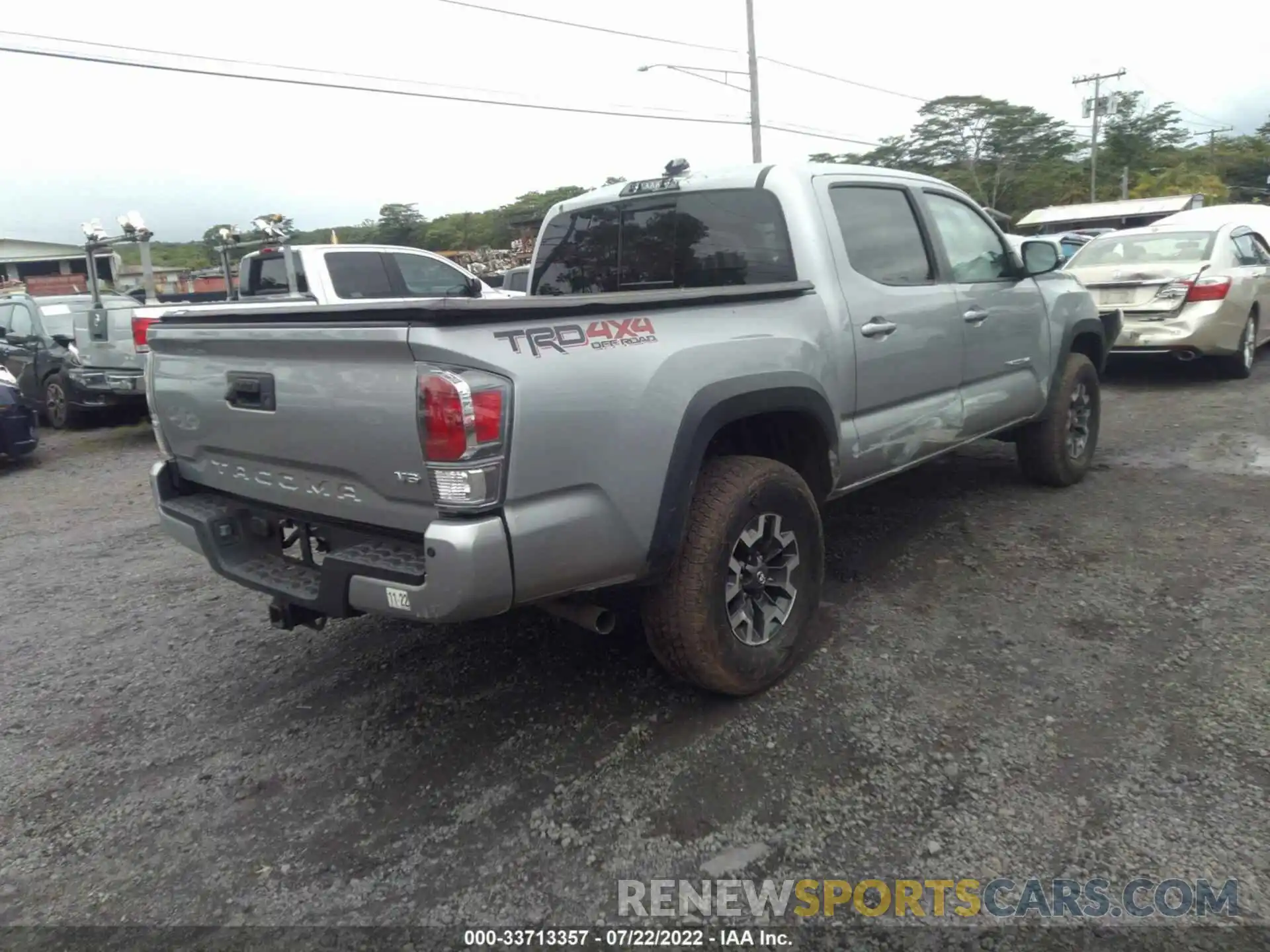 4 Photograph of a damaged car 3TMCZ5ANXLM303671 TOYOTA TACOMA 4WD 2020