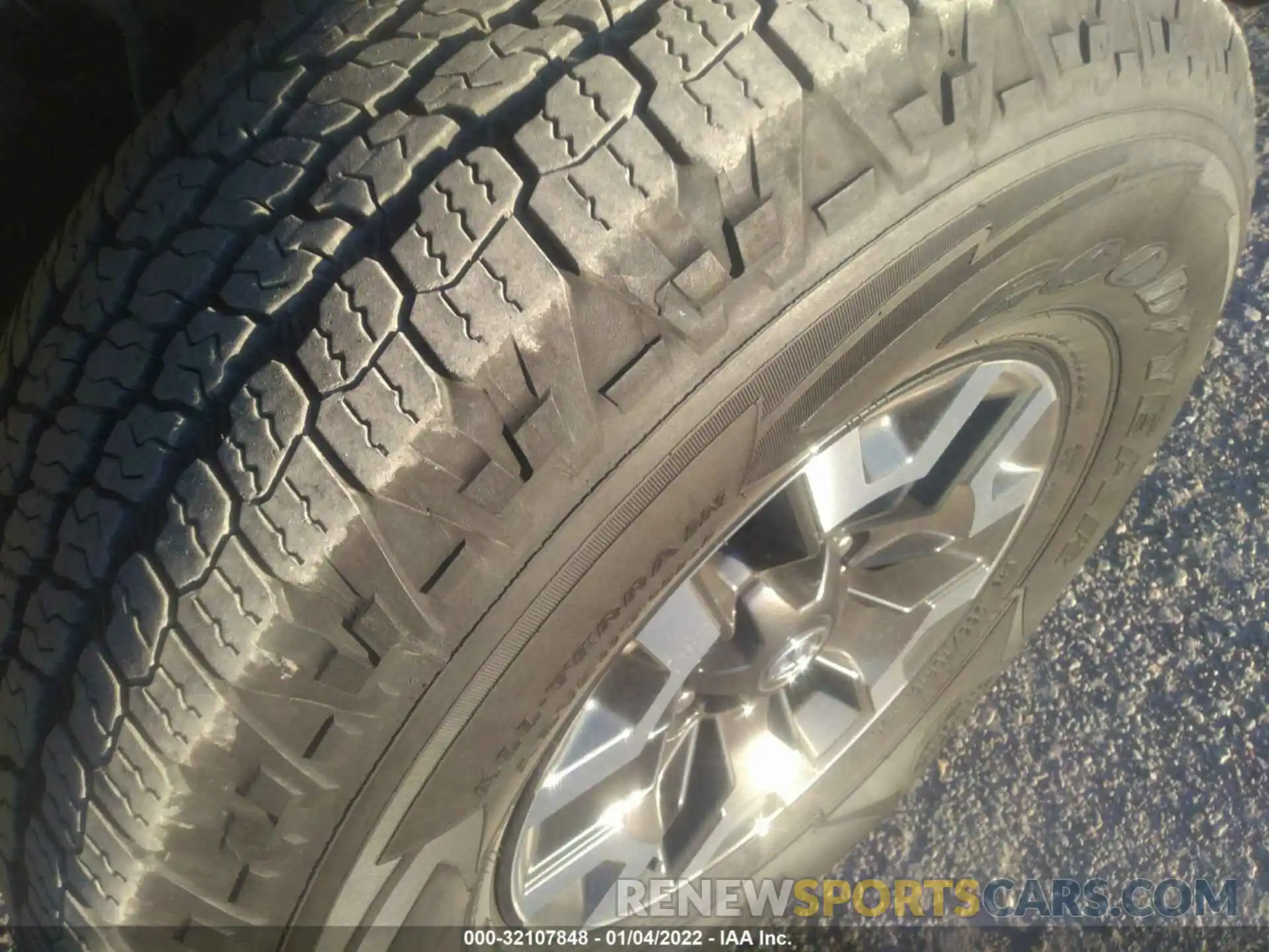 13 Photograph of a damaged car 3TMCZ5ANXLM317764 TOYOTA TACOMA 4WD 2020