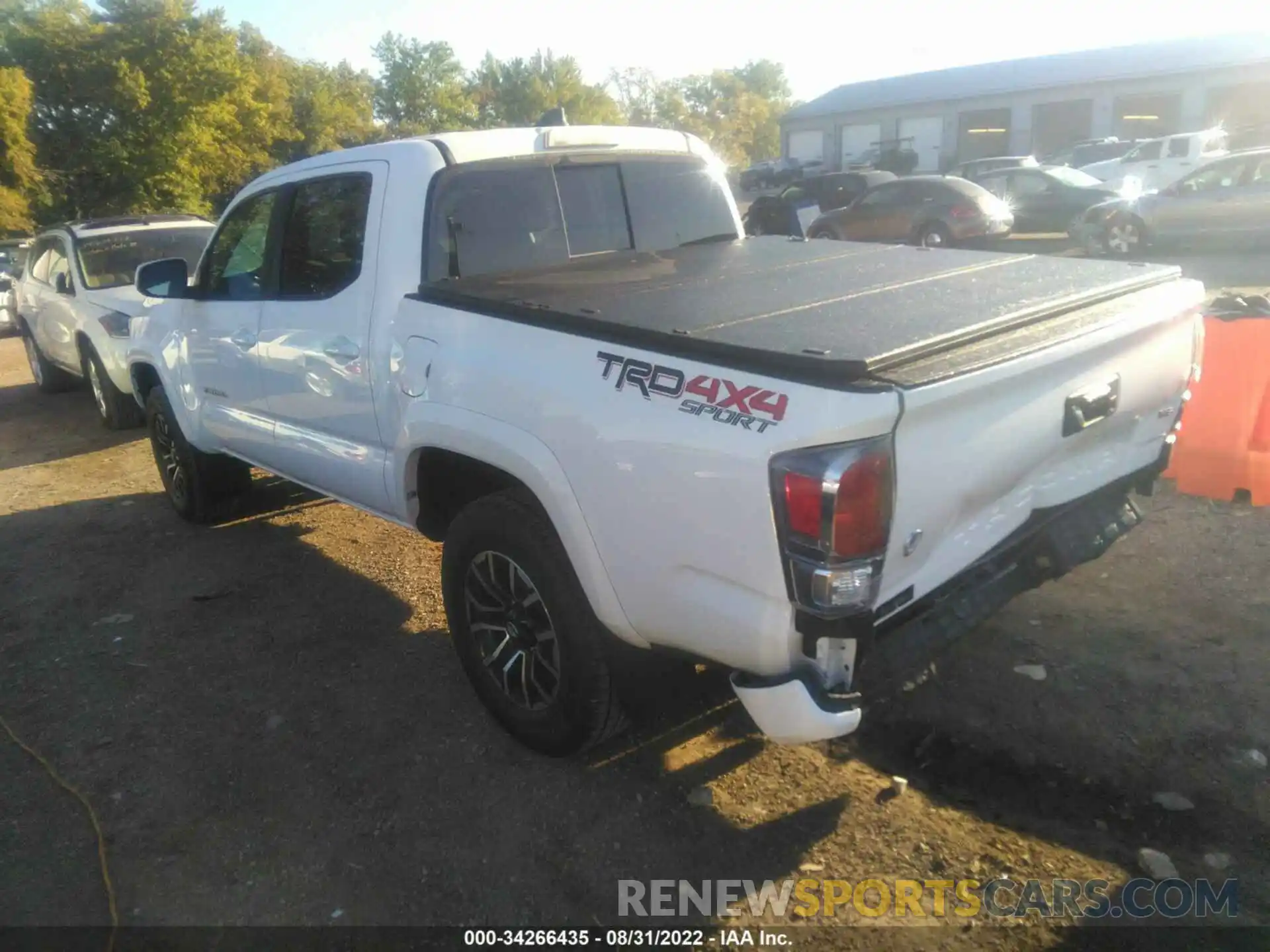 3 Фотография поврежденного автомобиля 3TMCZ5ANXLM320373 TOYOTA TACOMA 4WD 2020