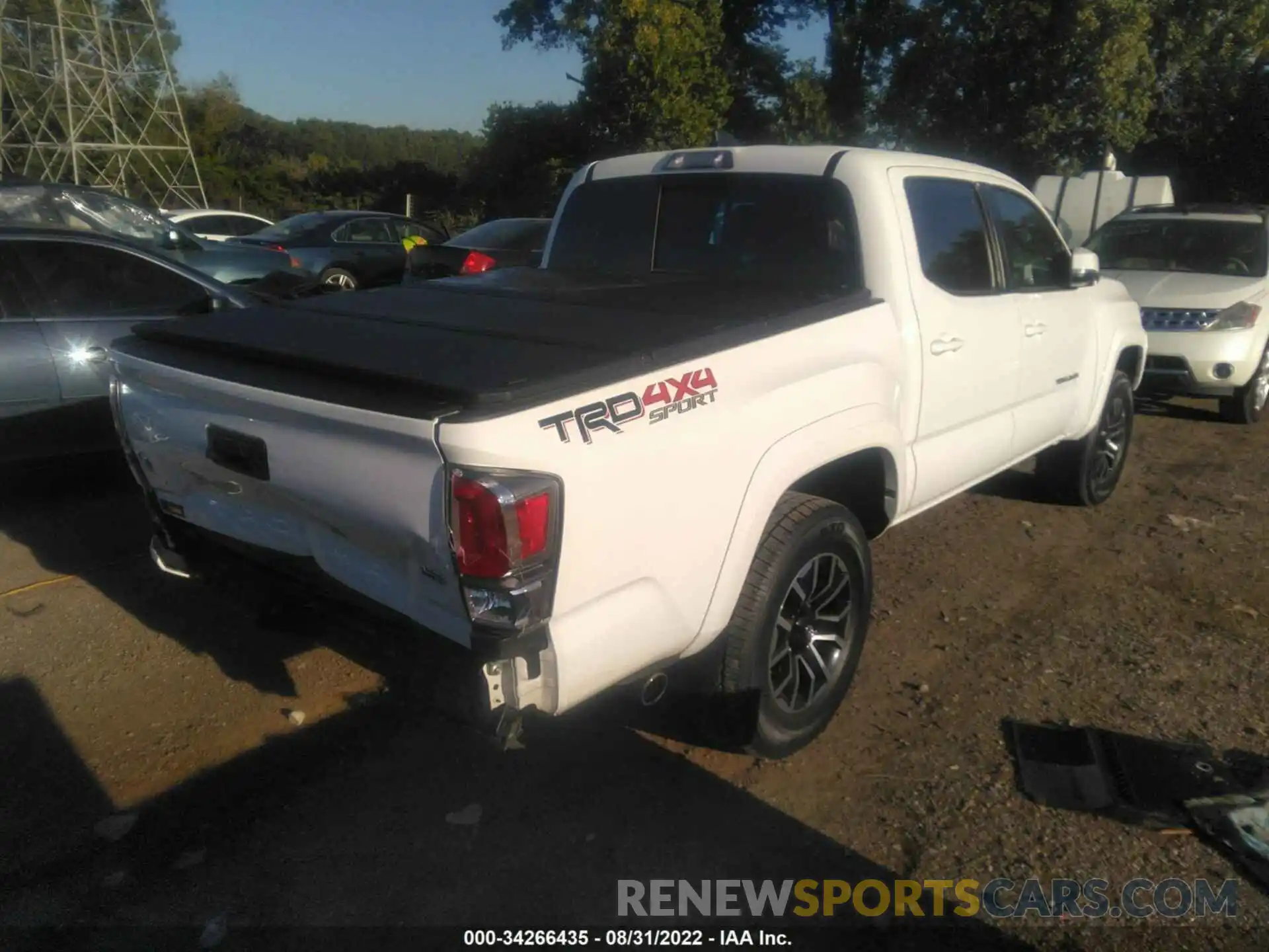 4 Фотография поврежденного автомобиля 3TMCZ5ANXLM320373 TOYOTA TACOMA 4WD 2020