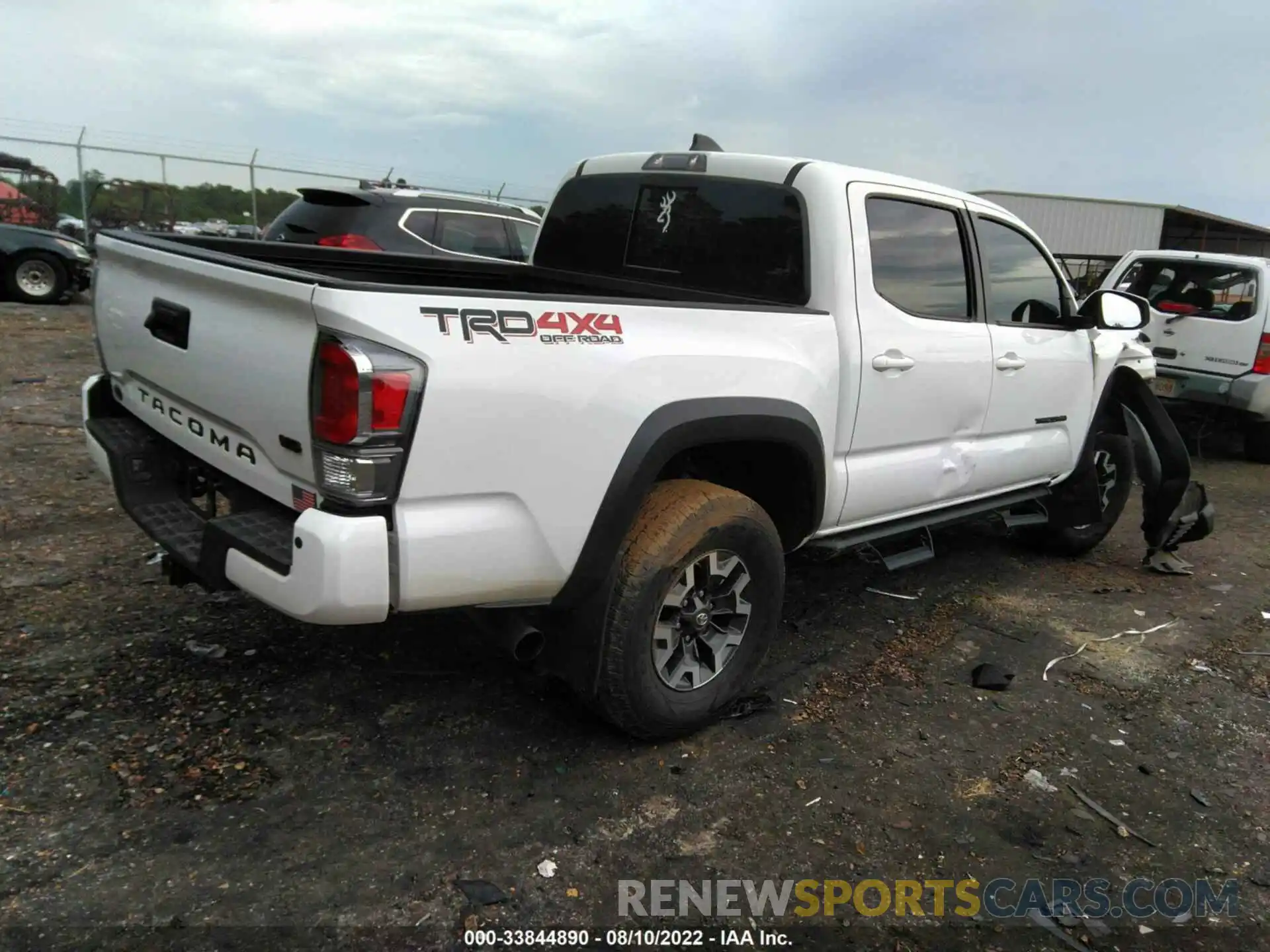 4 Photograph of a damaged car 3TMCZ5ANXLM321569 TOYOTA TACOMA 4WD 2020