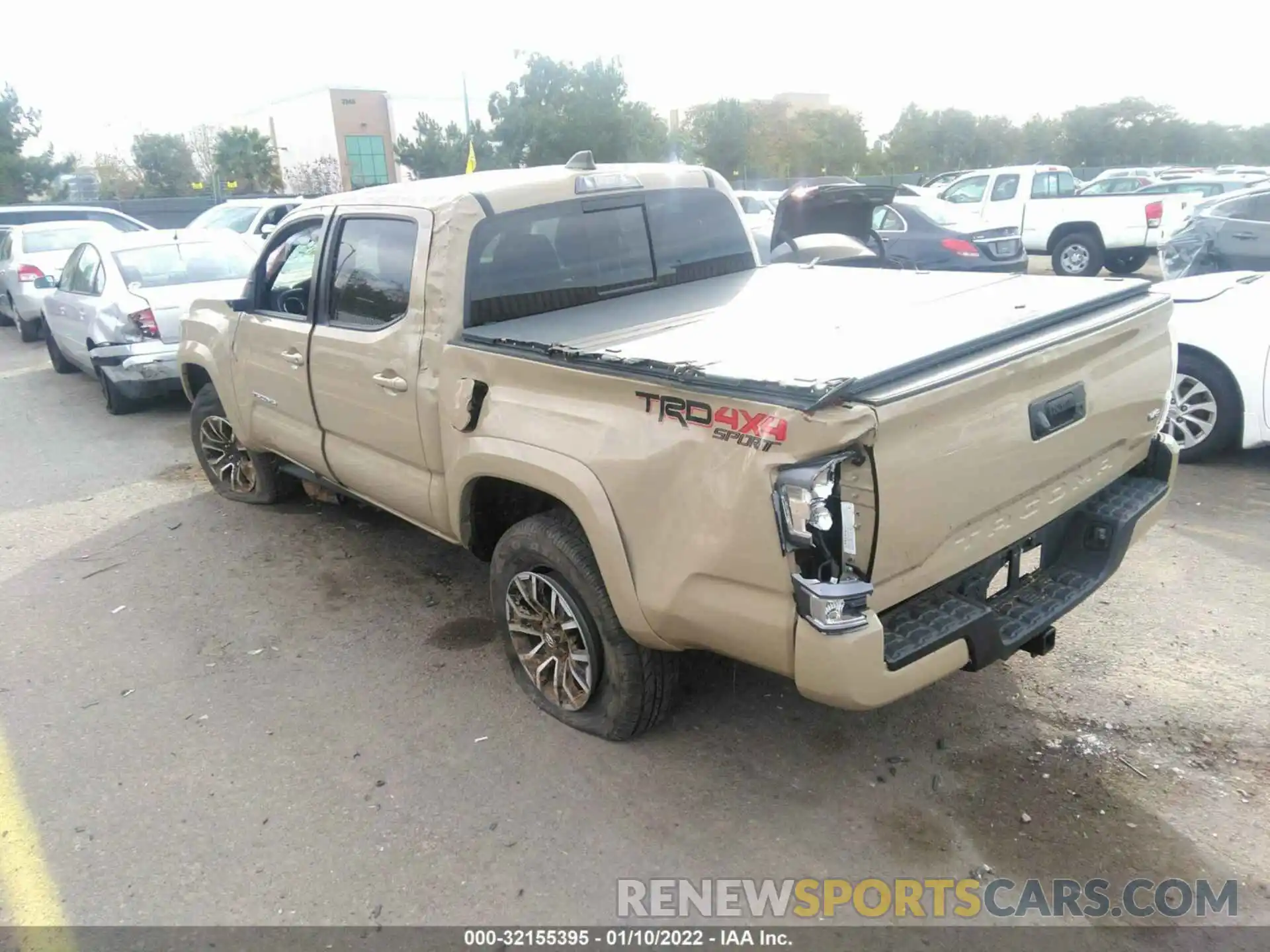 3 Фотография поврежденного автомобиля 3TMCZ5ANXLM324696 TOYOTA TACOMA 4WD 2020