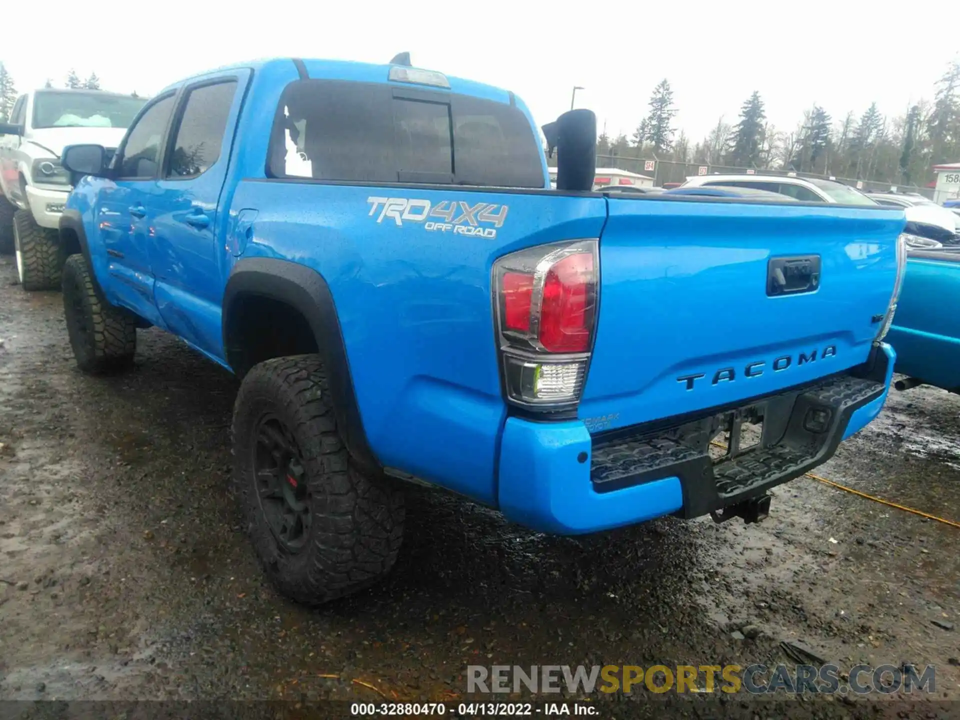 3 Photograph of a damaged car 3TMCZ5ANXLM330448 TOYOTA TACOMA 4WD 2020